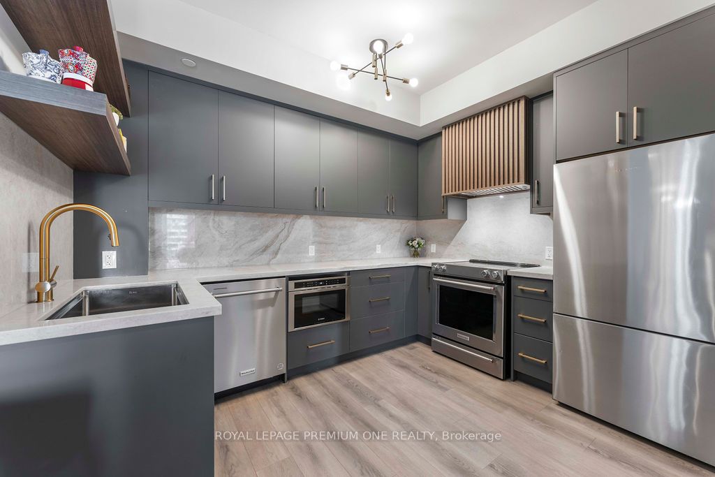 9000 Jane St Property Photo