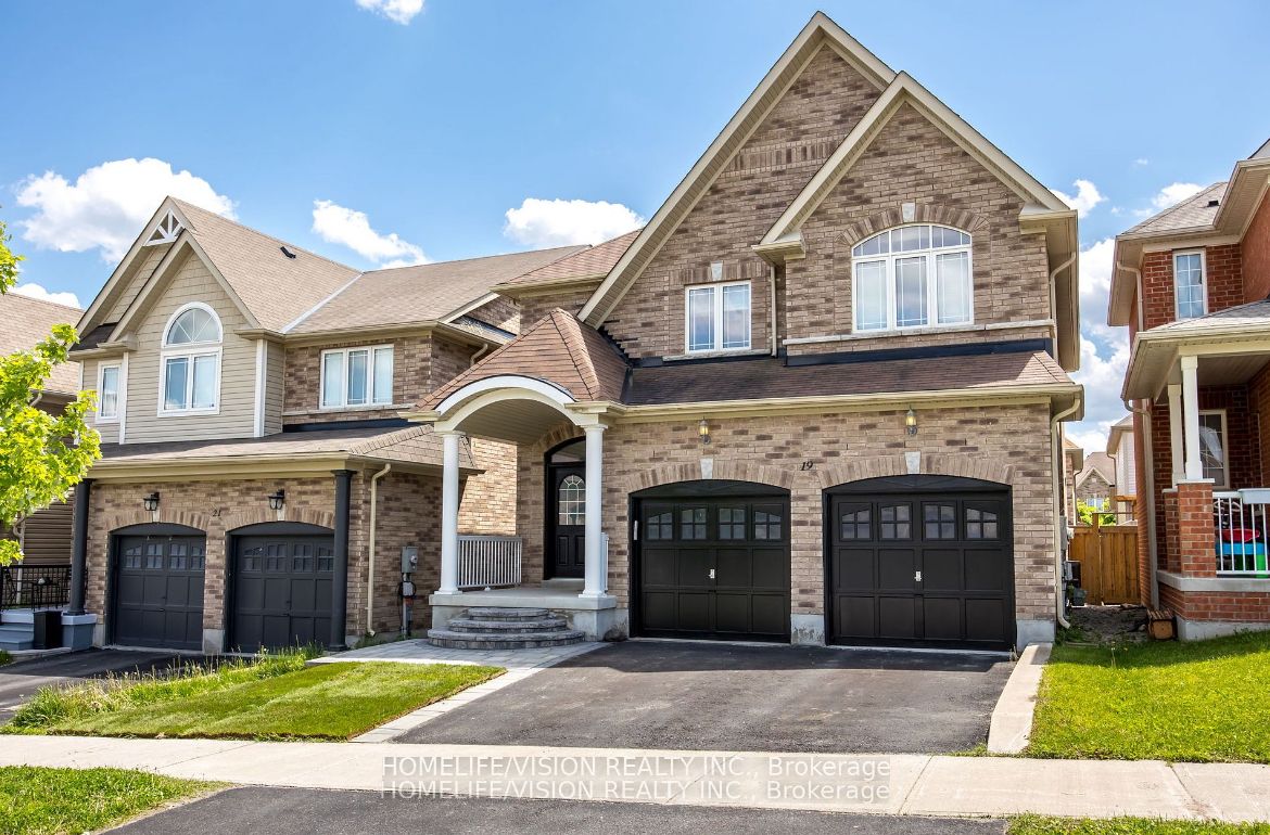 19 Grey Wing Avenue Property Photo