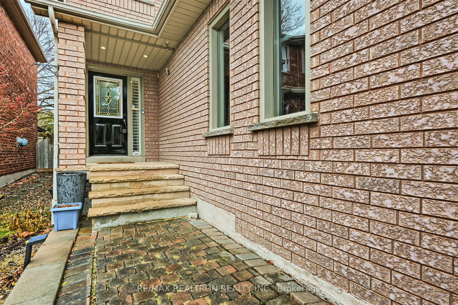 626 College Manor Drive Property Photo 2