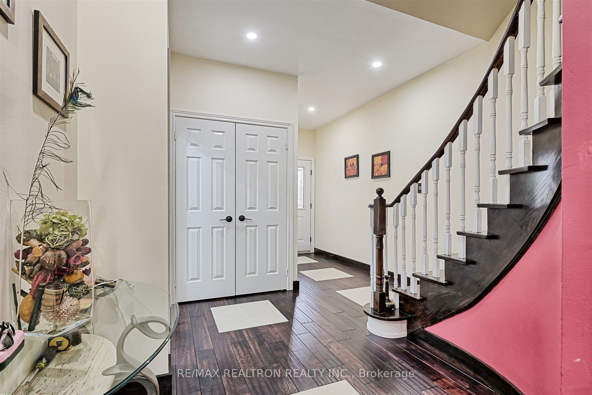 626 College Manor Drive Property Photo 4