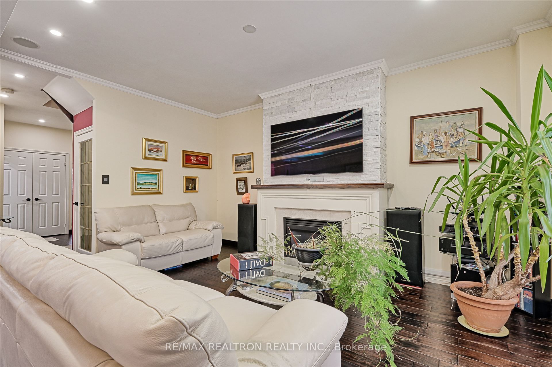 626 College Manor Drive Property Photo 14