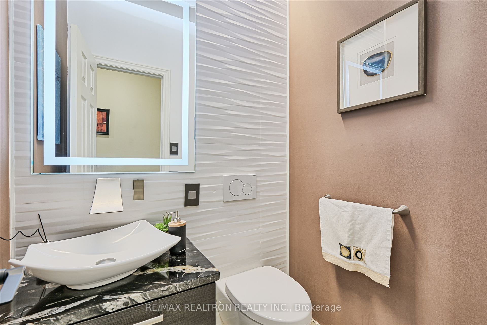 626 College Manor Drive Property Photo 17