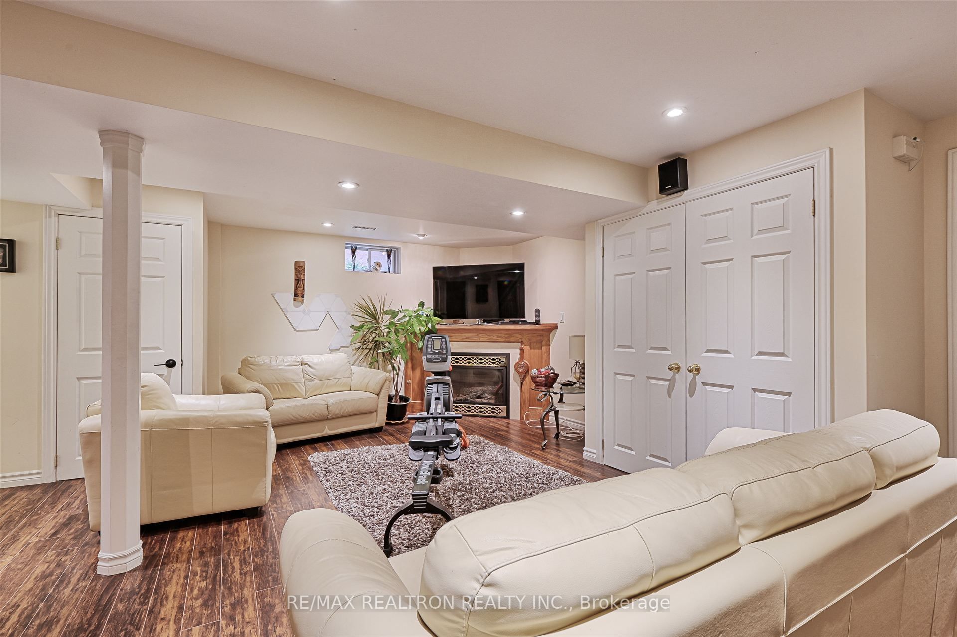 626 College Manor Drive Property Photo 31