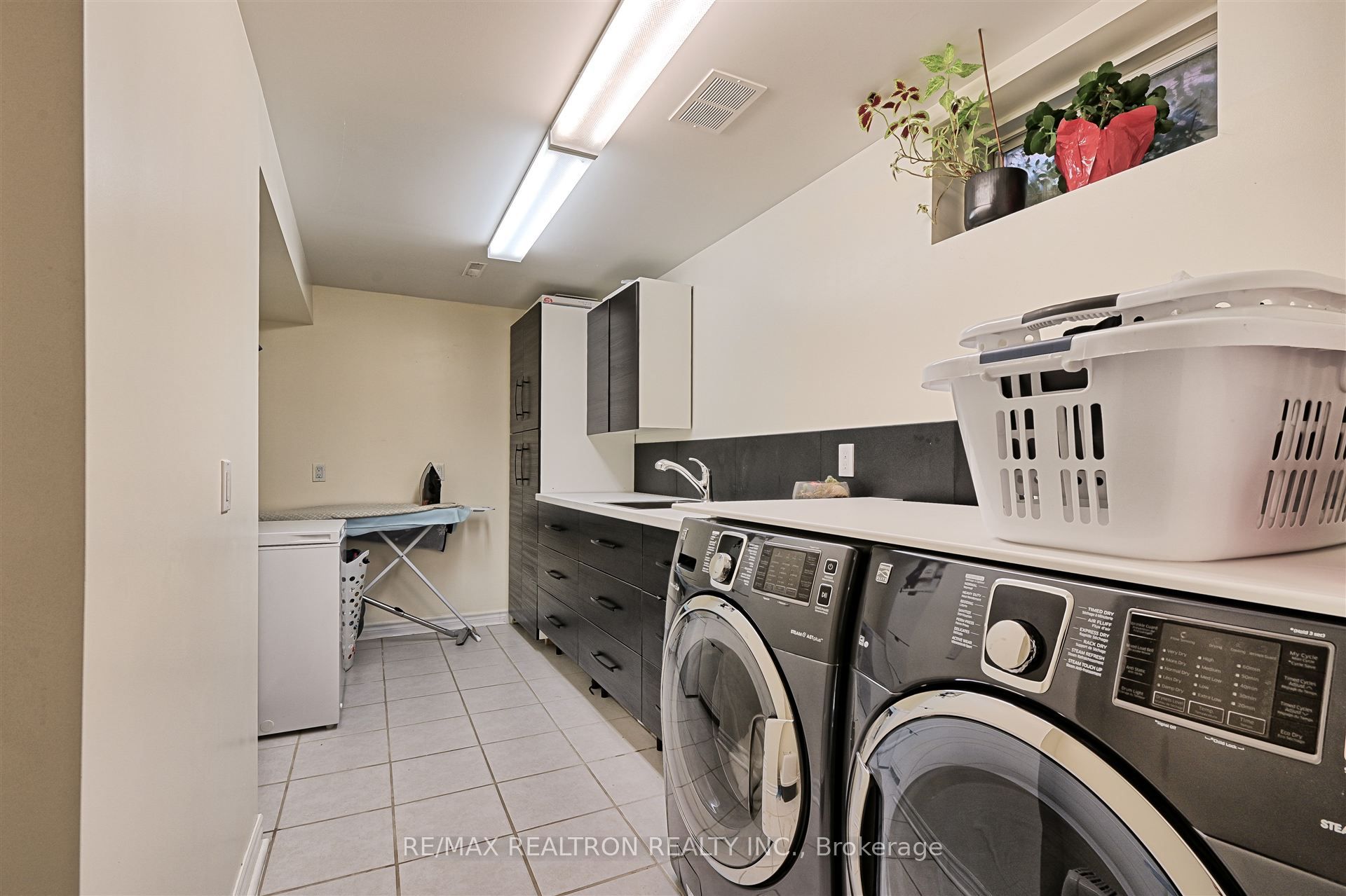626 College Manor Drive Property Photo 38