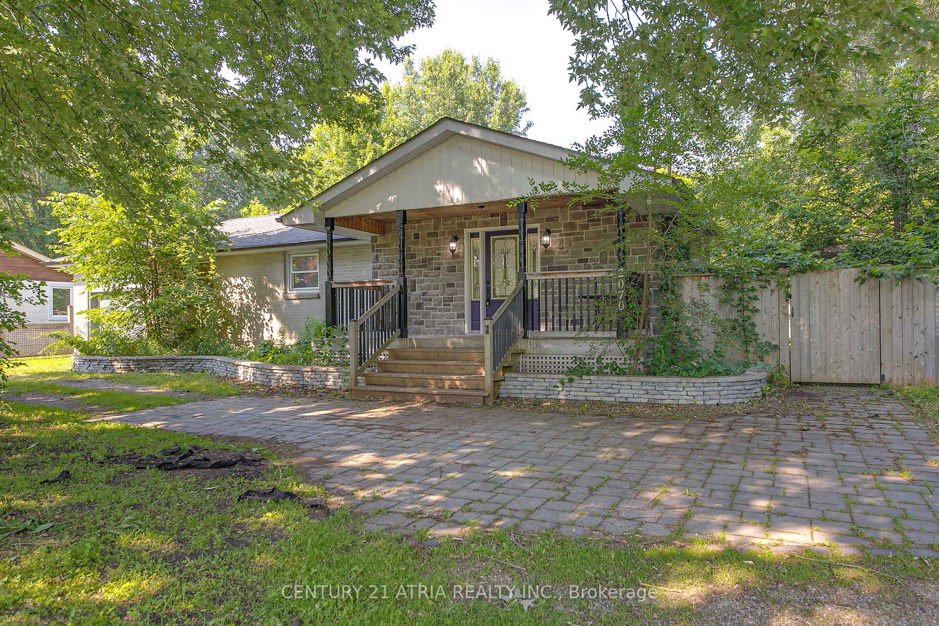 2070 St Paul Rd Property Photo 1