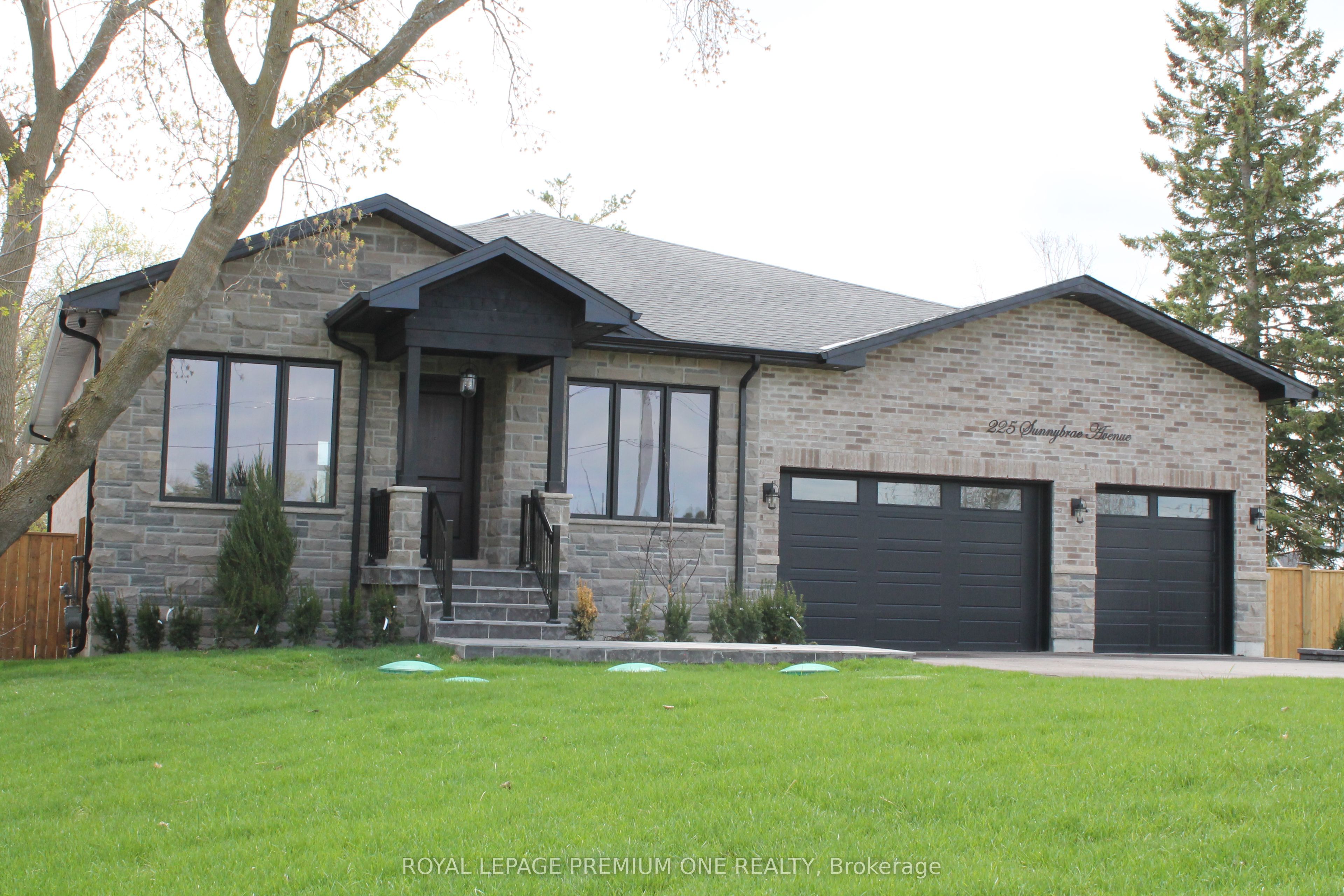 225 Sunnybrae Ave Property Photo 1