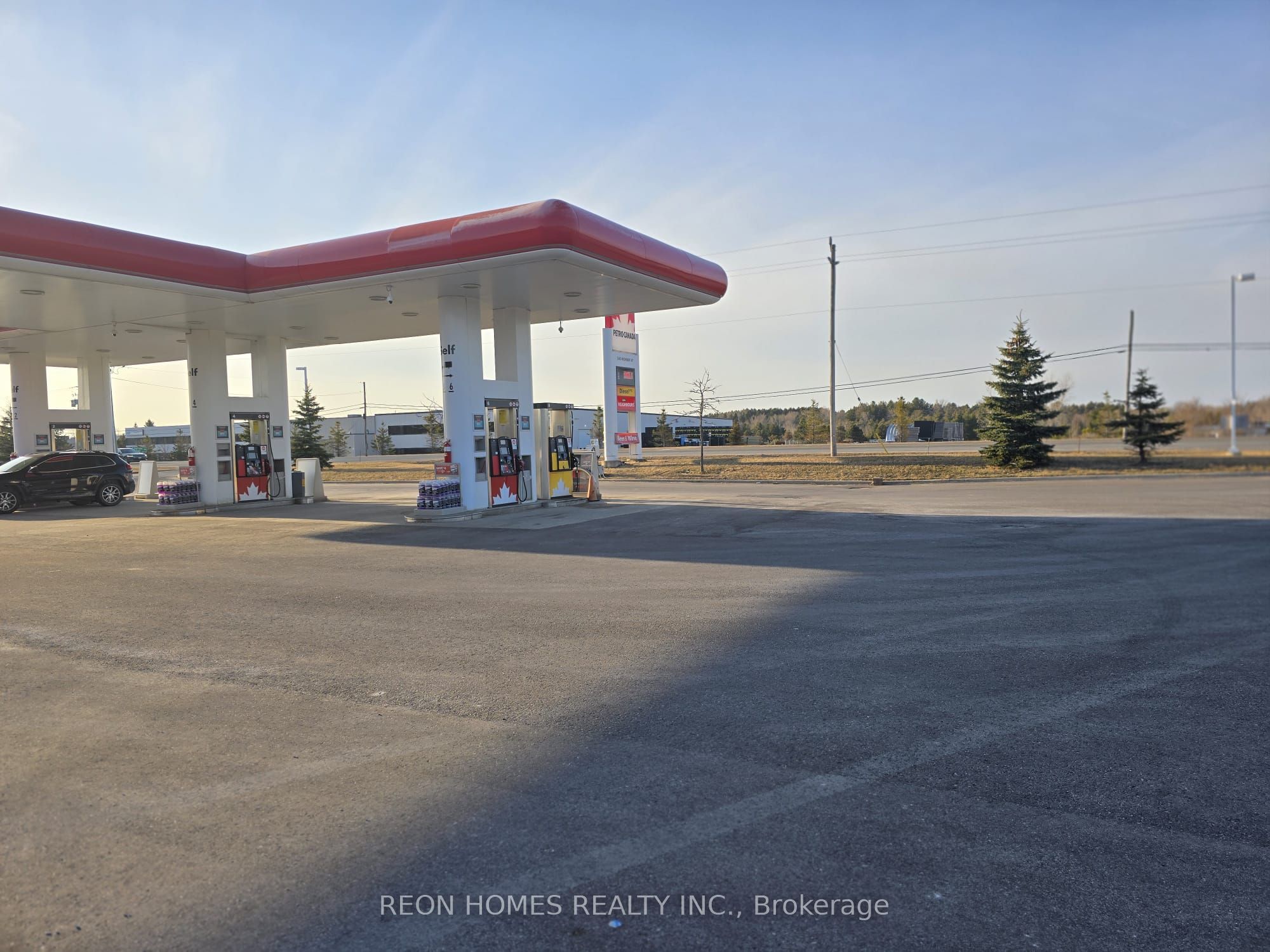 #47 - 545 Durham Regional Highway Property Photo 10