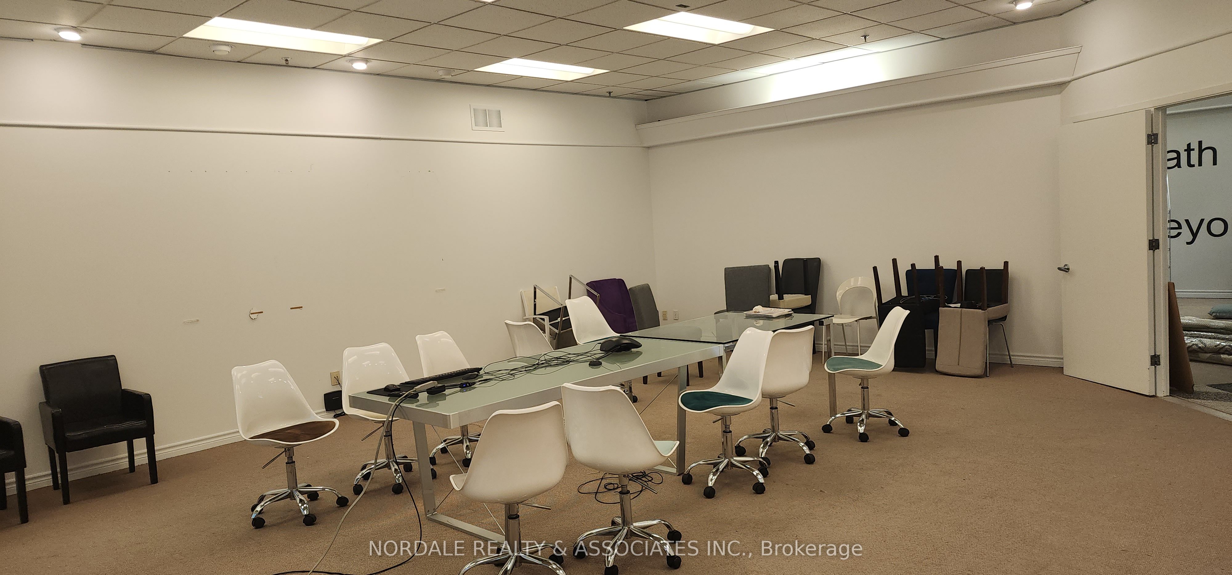 7500 Keele Street Property Photo 2