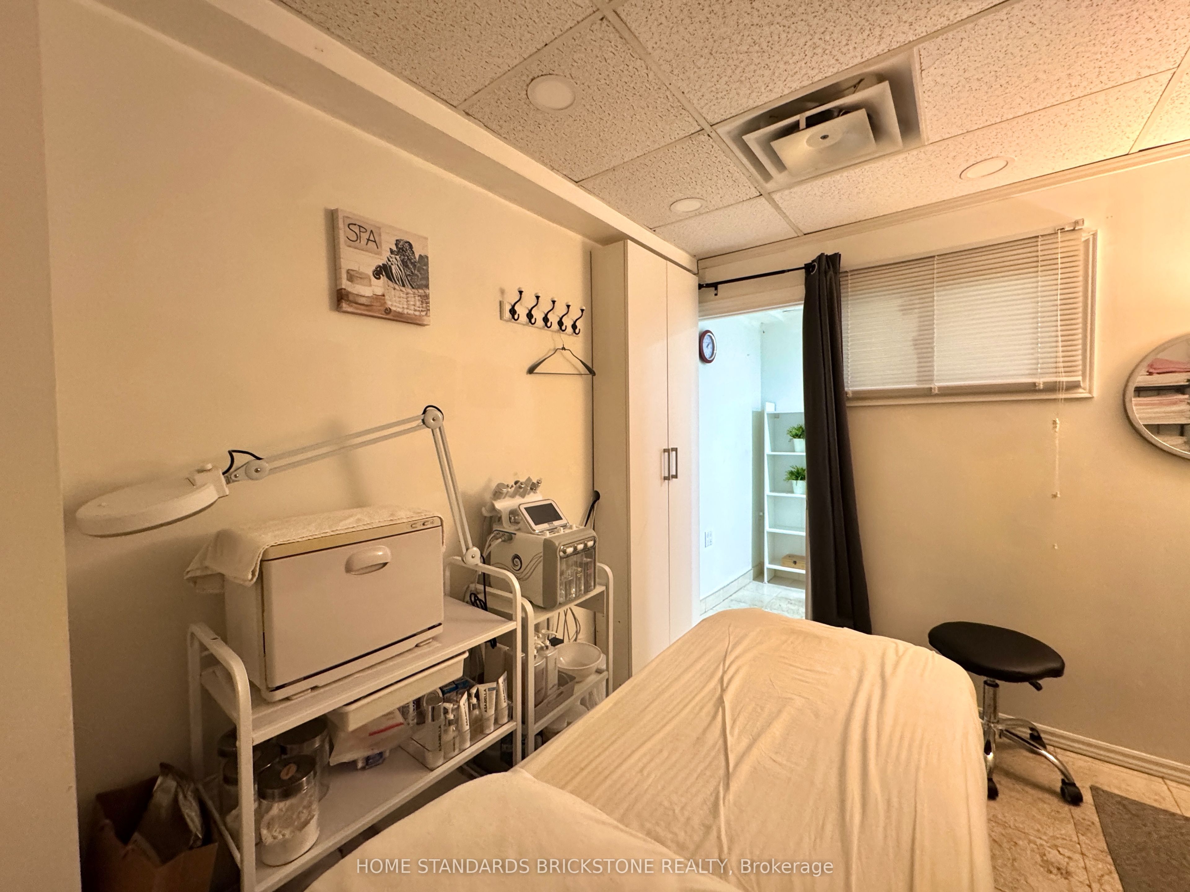 #38b - 7378 Yonge Street Property Photo 8