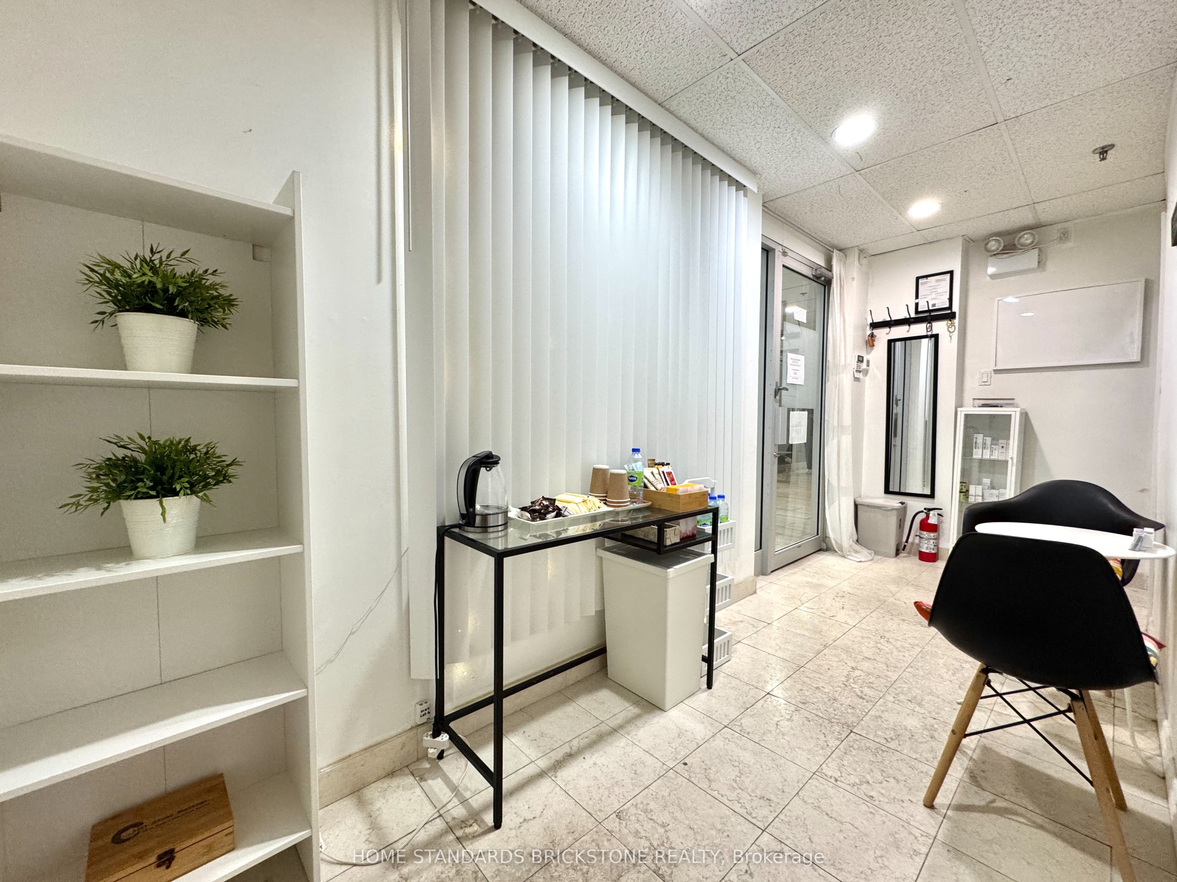 #38b - 7378 Yonge Street Property Photo 10
