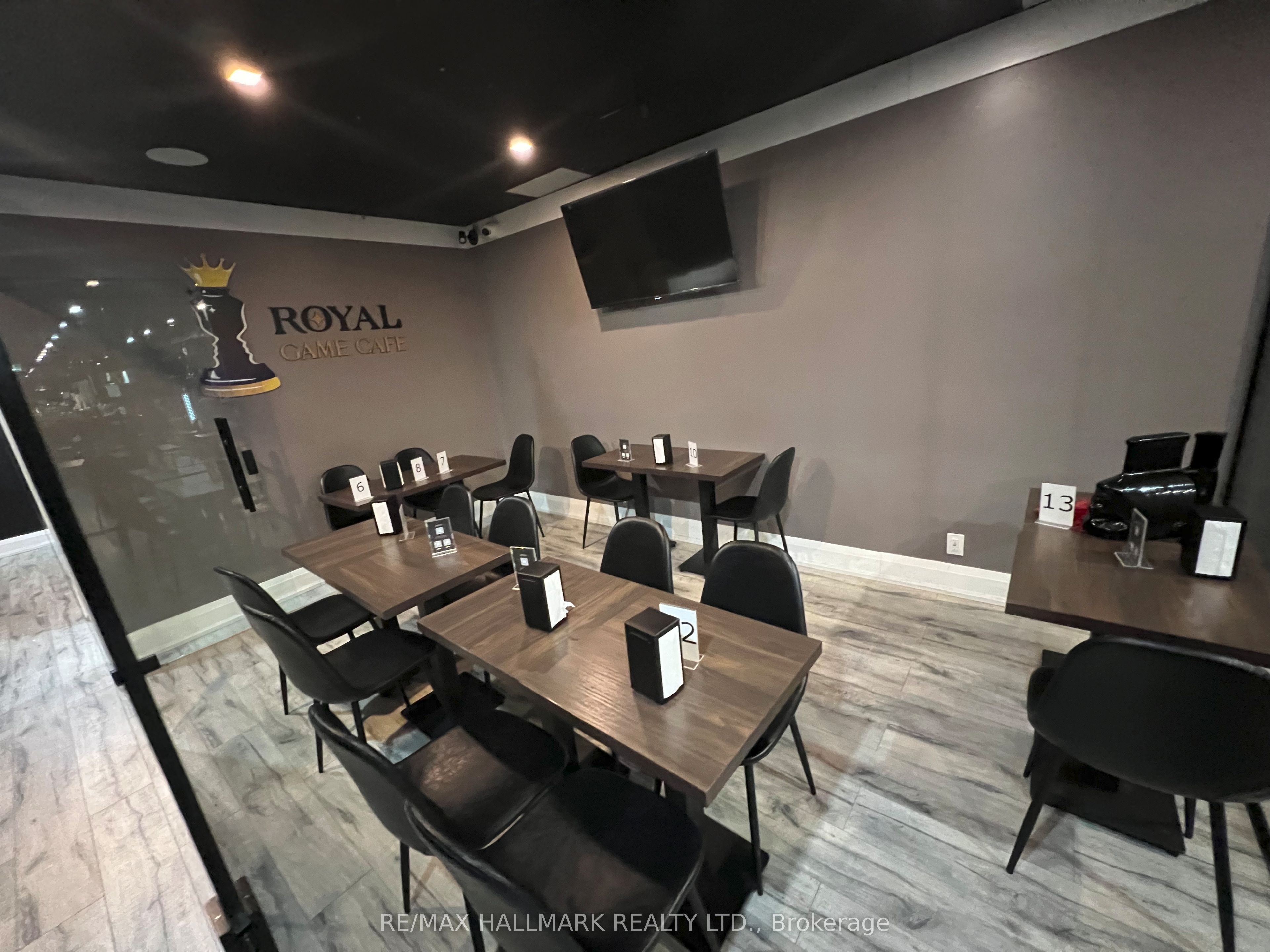 #204 - 9737 Yonge Street Property Photo 9