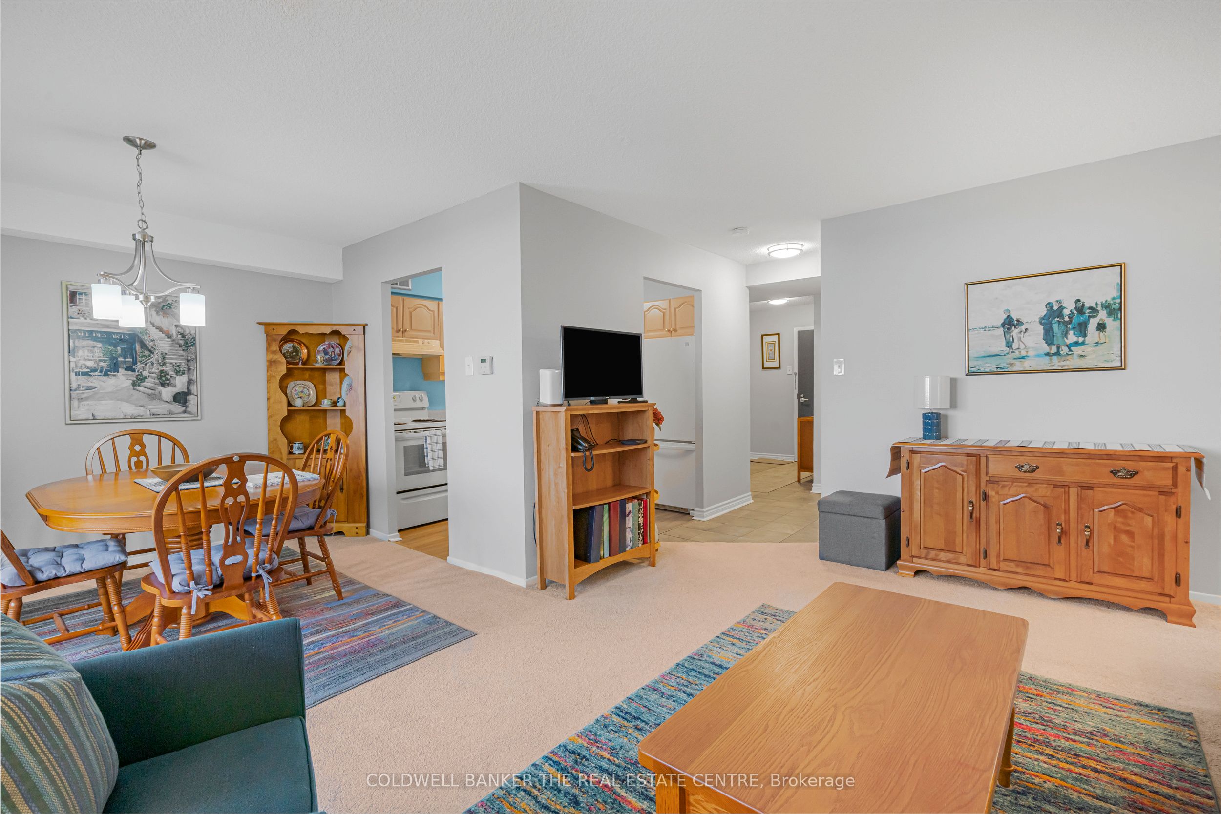 #606 - 40 William Roe Boulevard Property Photo 3