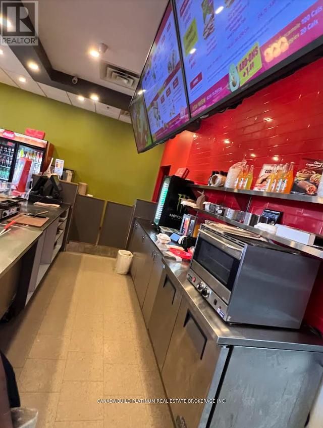 #a-1 - 117 Yonge Street Property Photo 4