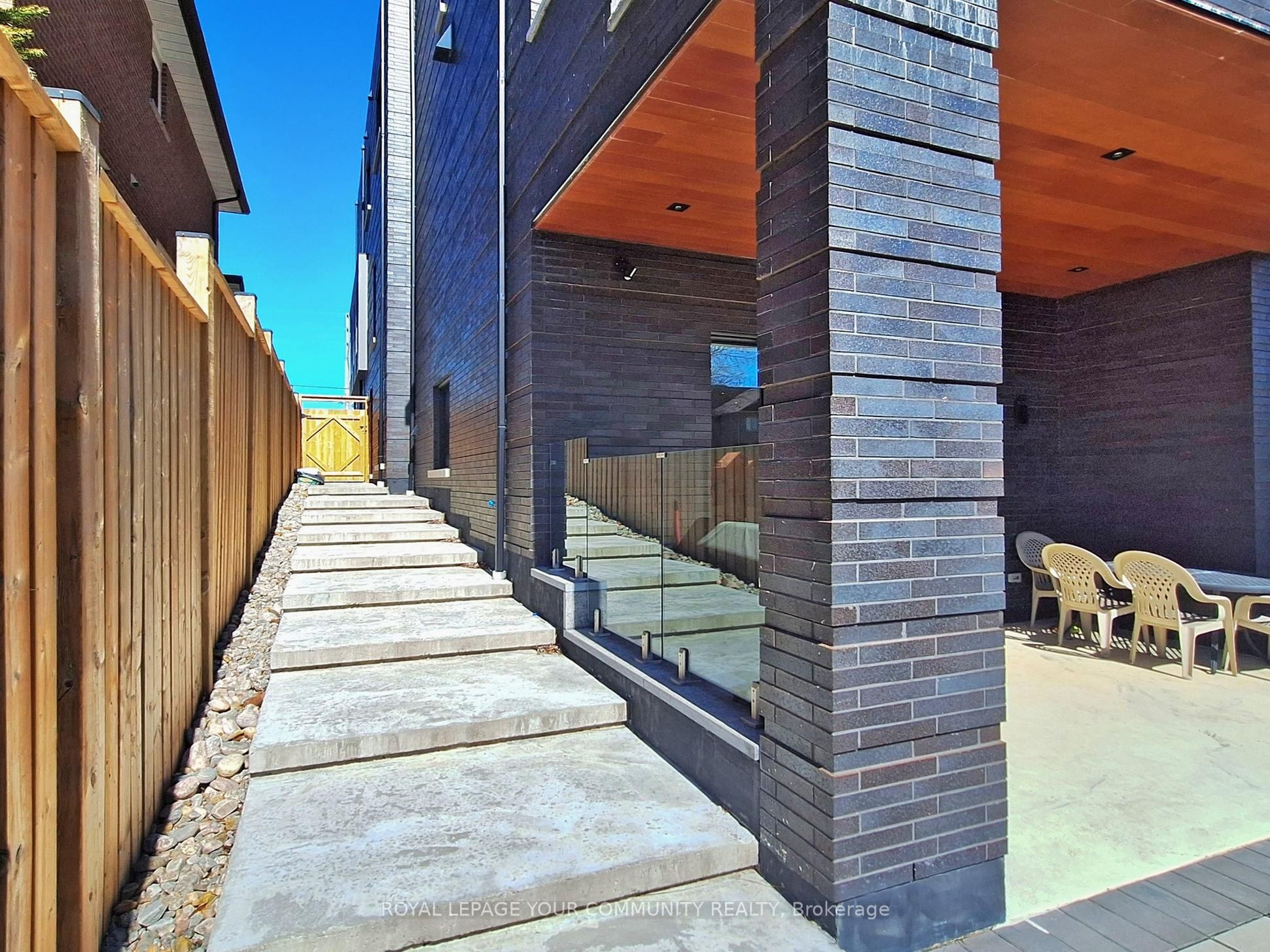 127 Elgin Mills Road W Property Photo 46