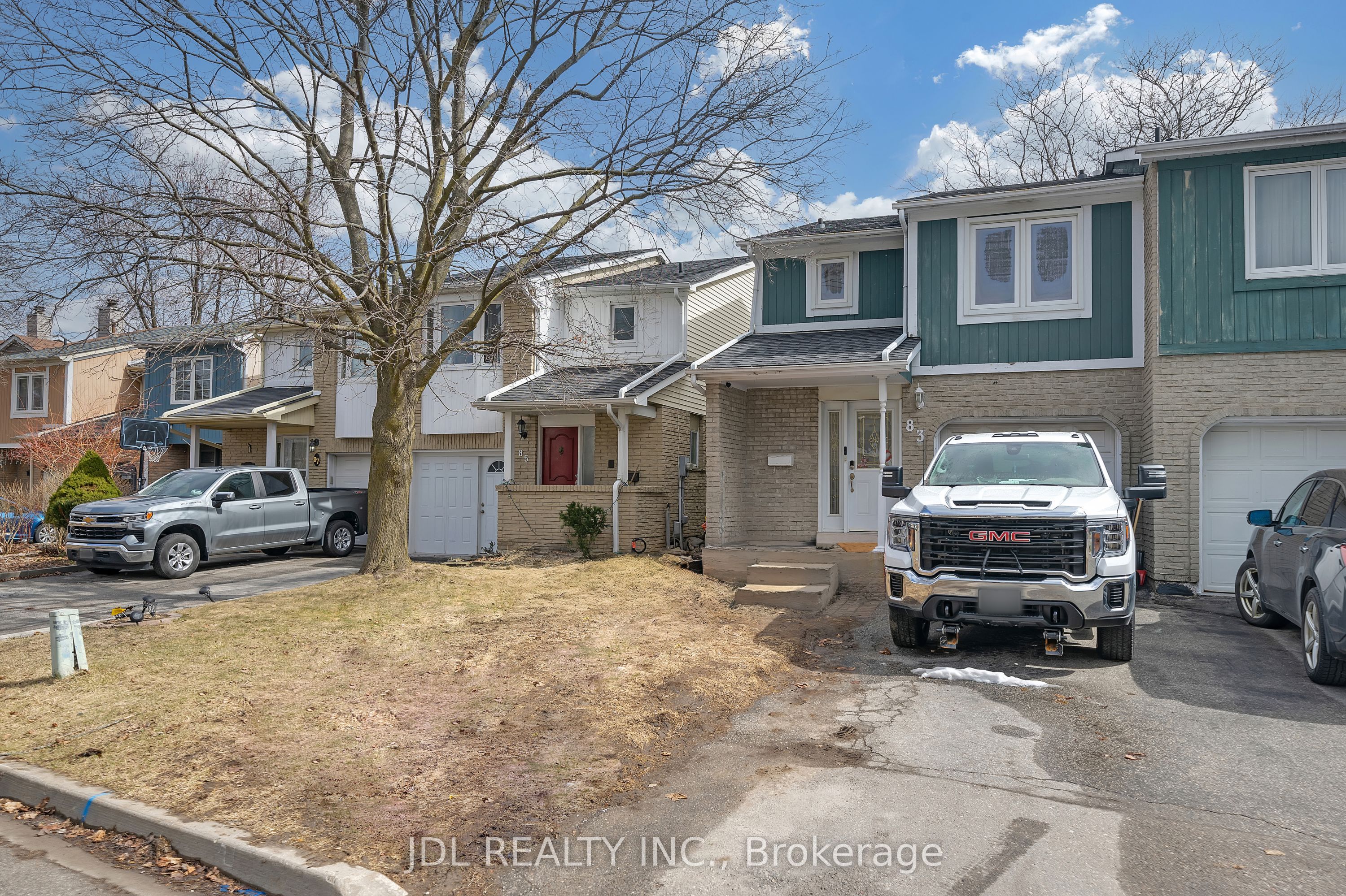 83 Reginald Crescent Property Photo 2