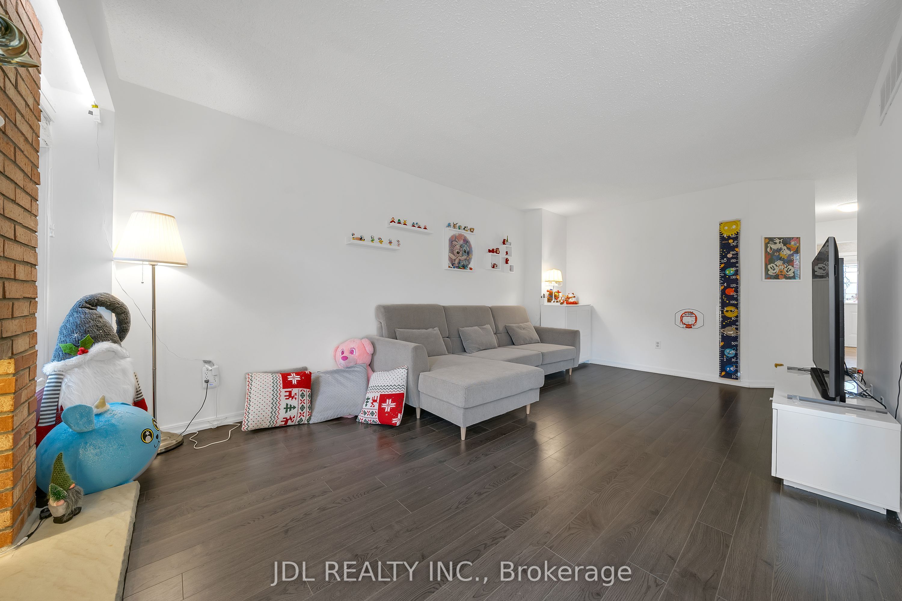 83 Reginald Crescent Property Photo 8