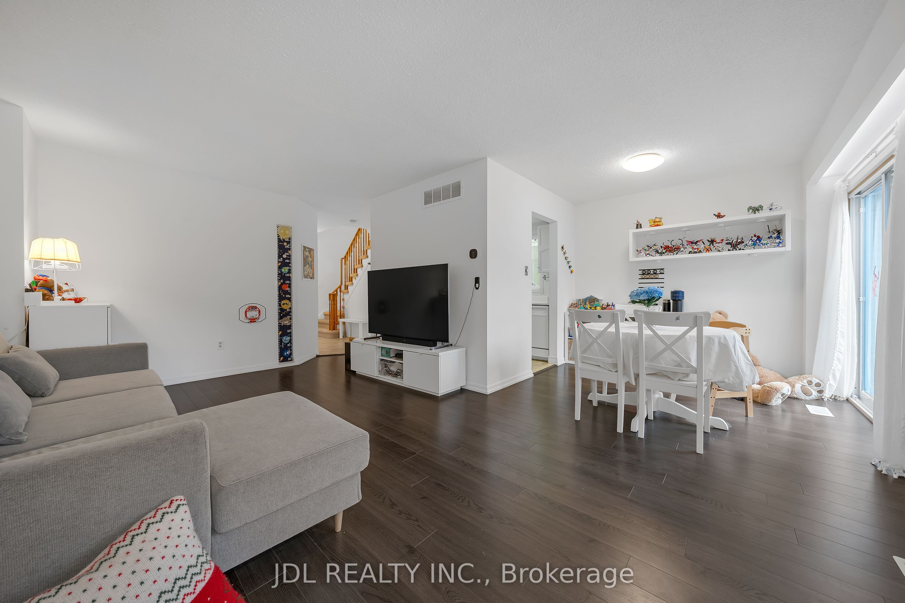 83 Reginald Crescent Property Photo 9