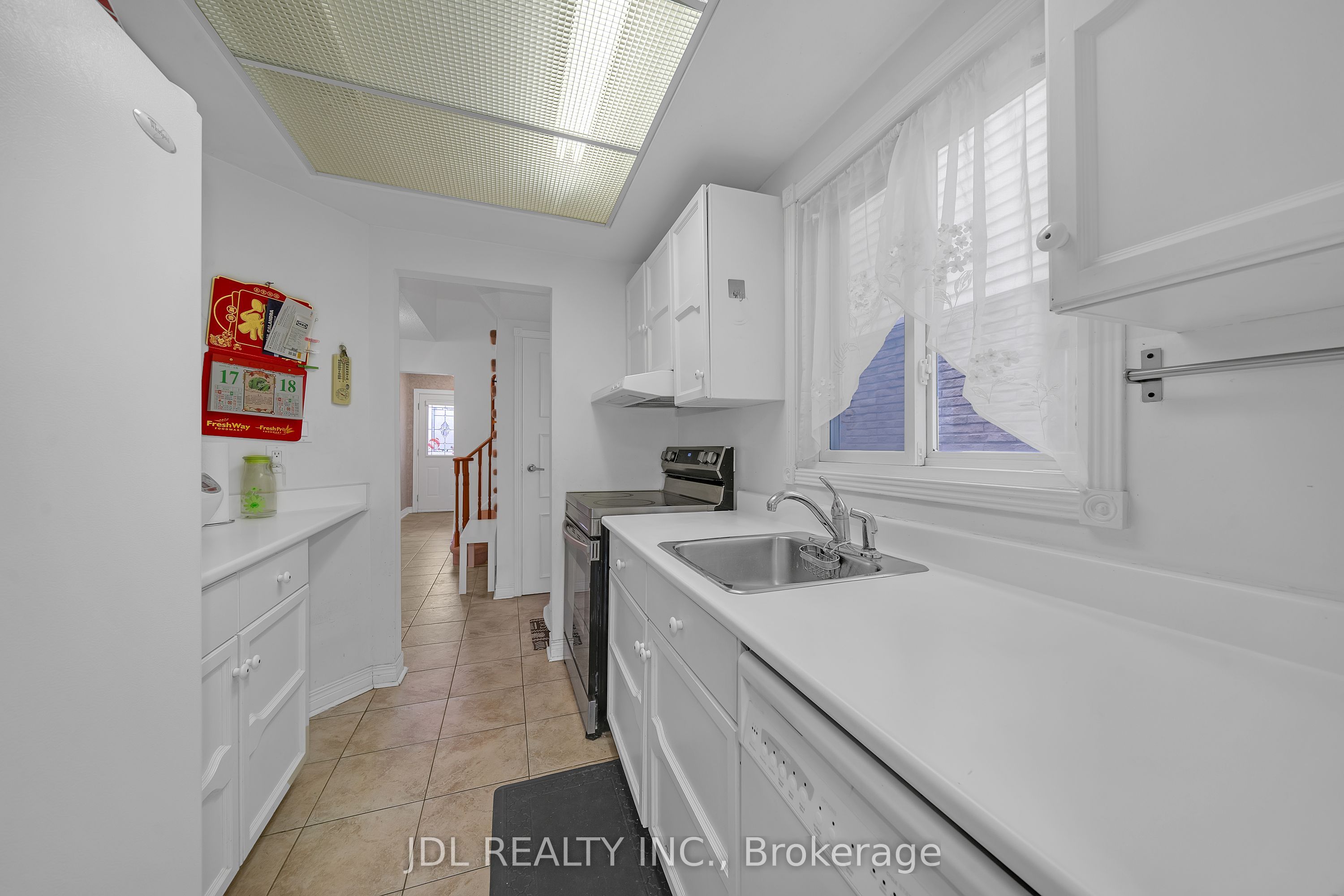 83 Reginald Crescent Property Photo 12