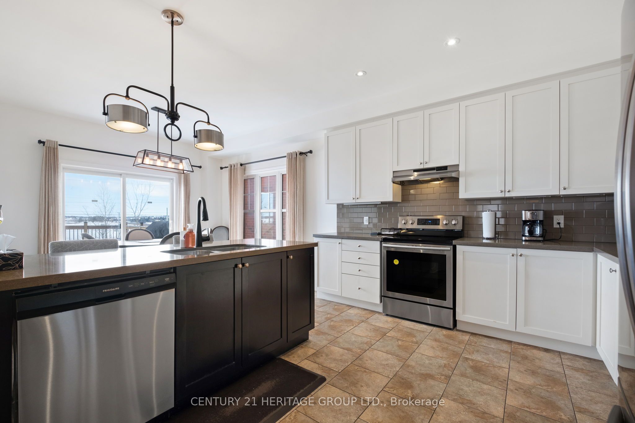 223 Armstrong Crescent Property Photo 8