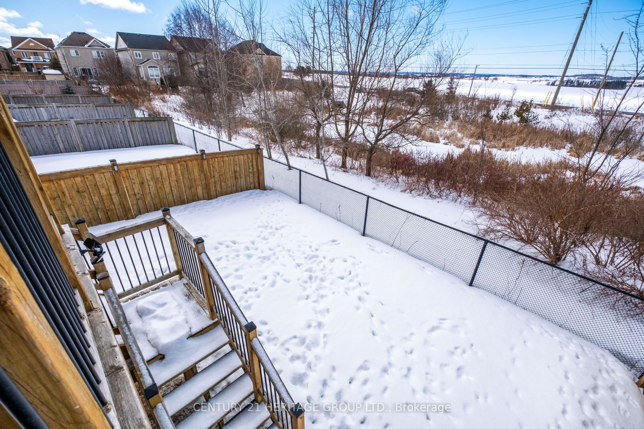 223 Armstrong Crescent Property Photo 35