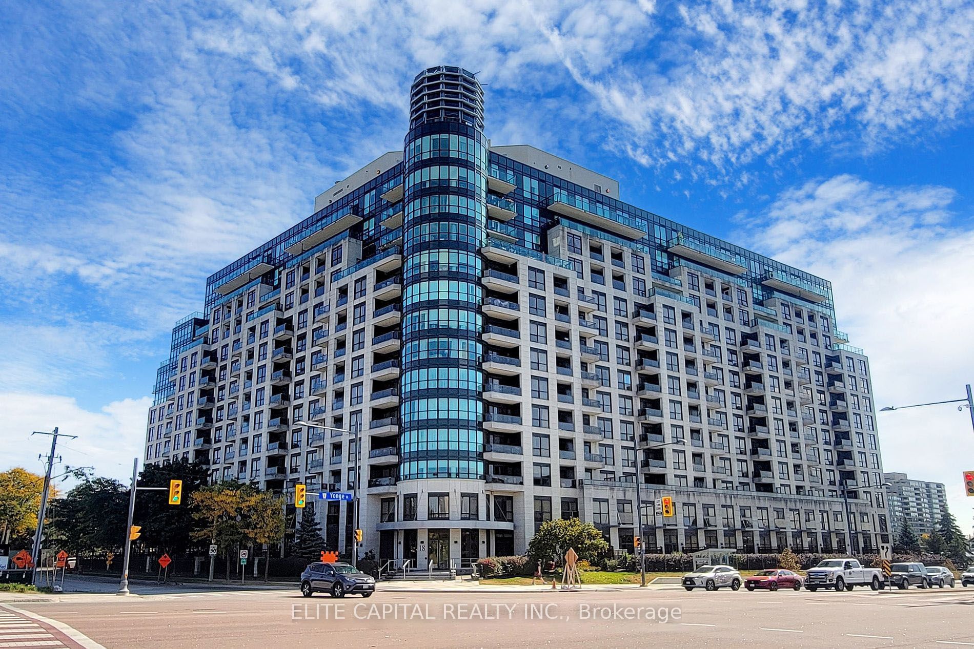#807 - 18 Harding Boulevard Property Photo