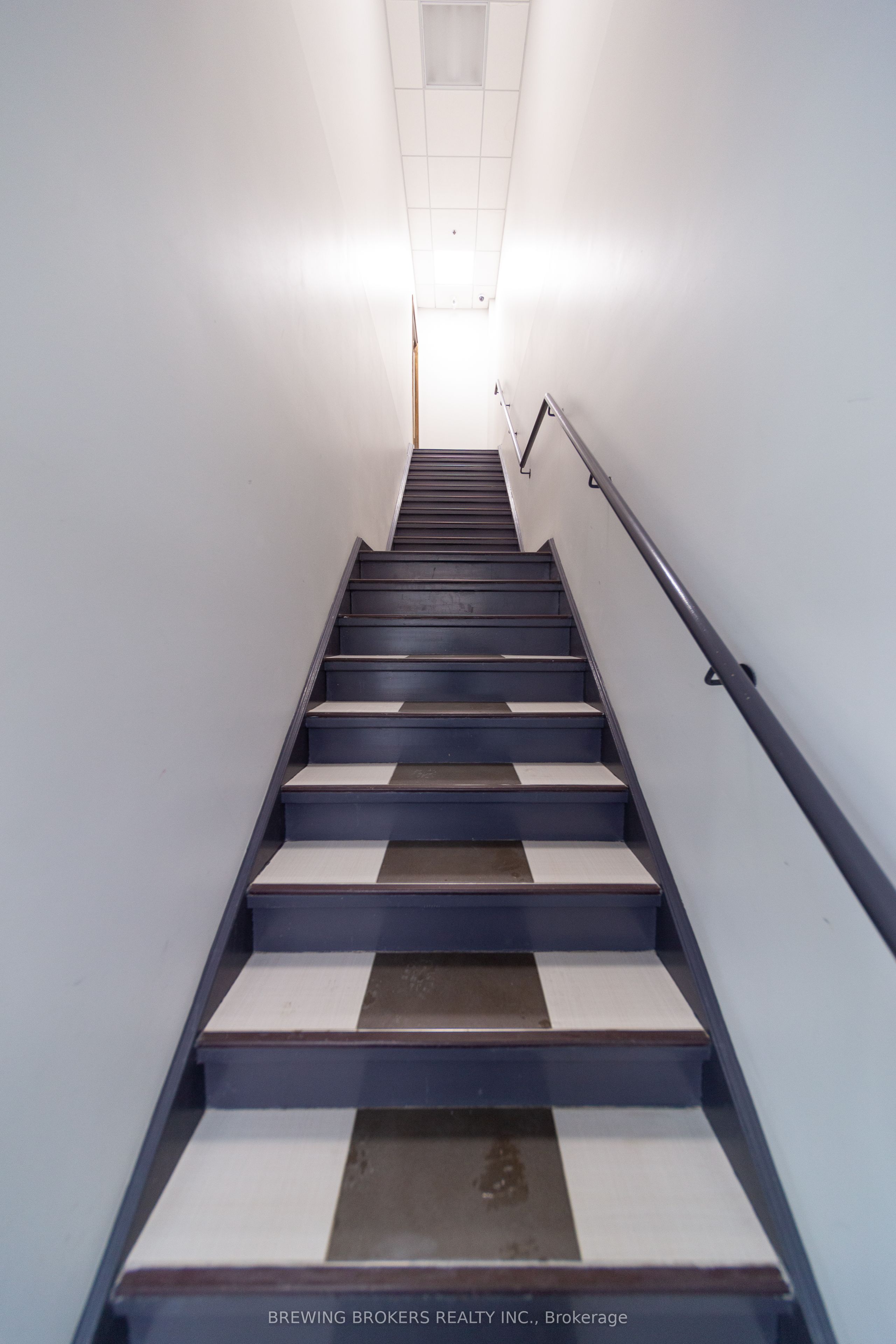 #14 - 636 Edward Avenue Property Photo 21