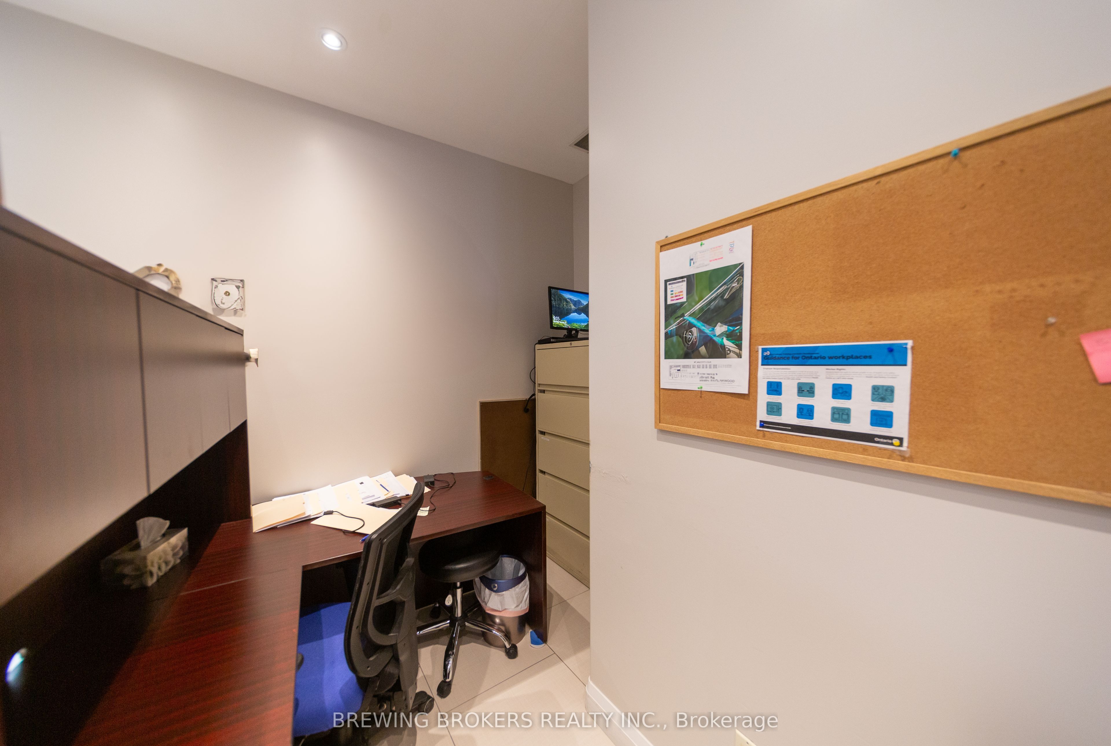 #14 - 636 Edward Avenue Property Photo 29