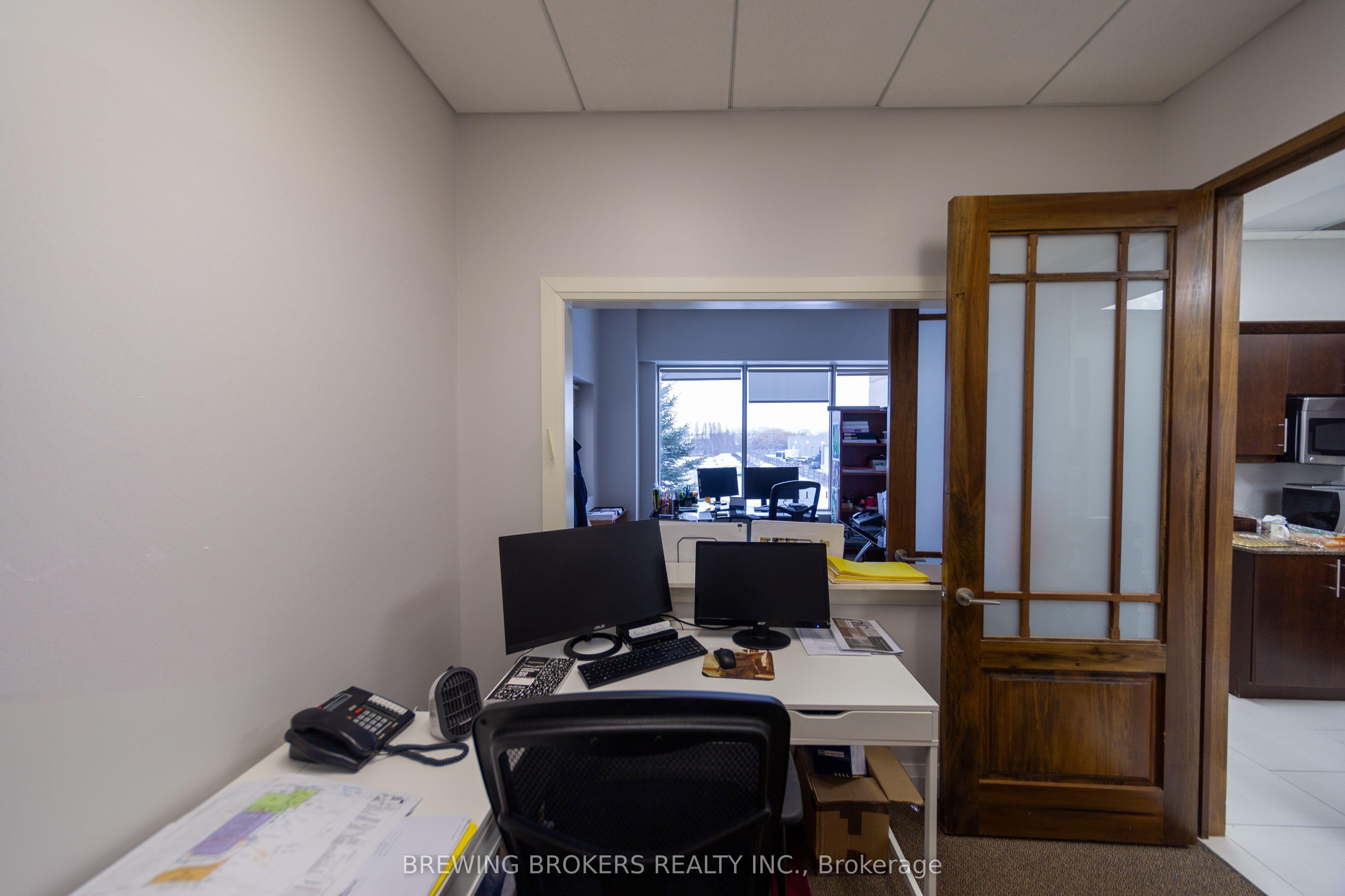 #14 - 636 Edward Avenue Property Photo 36