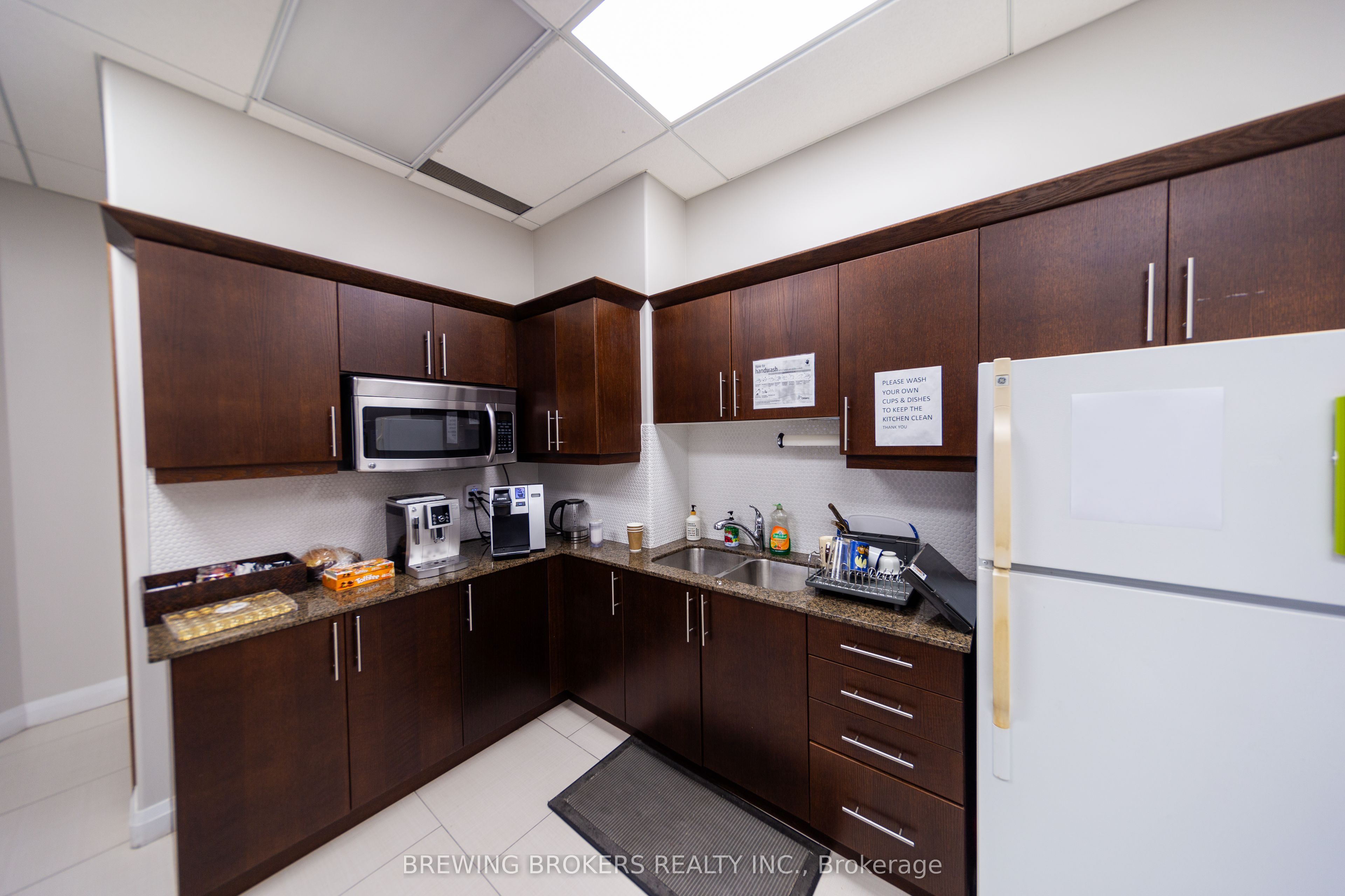 #14 - 636 Edward Avenue Property Photo 37