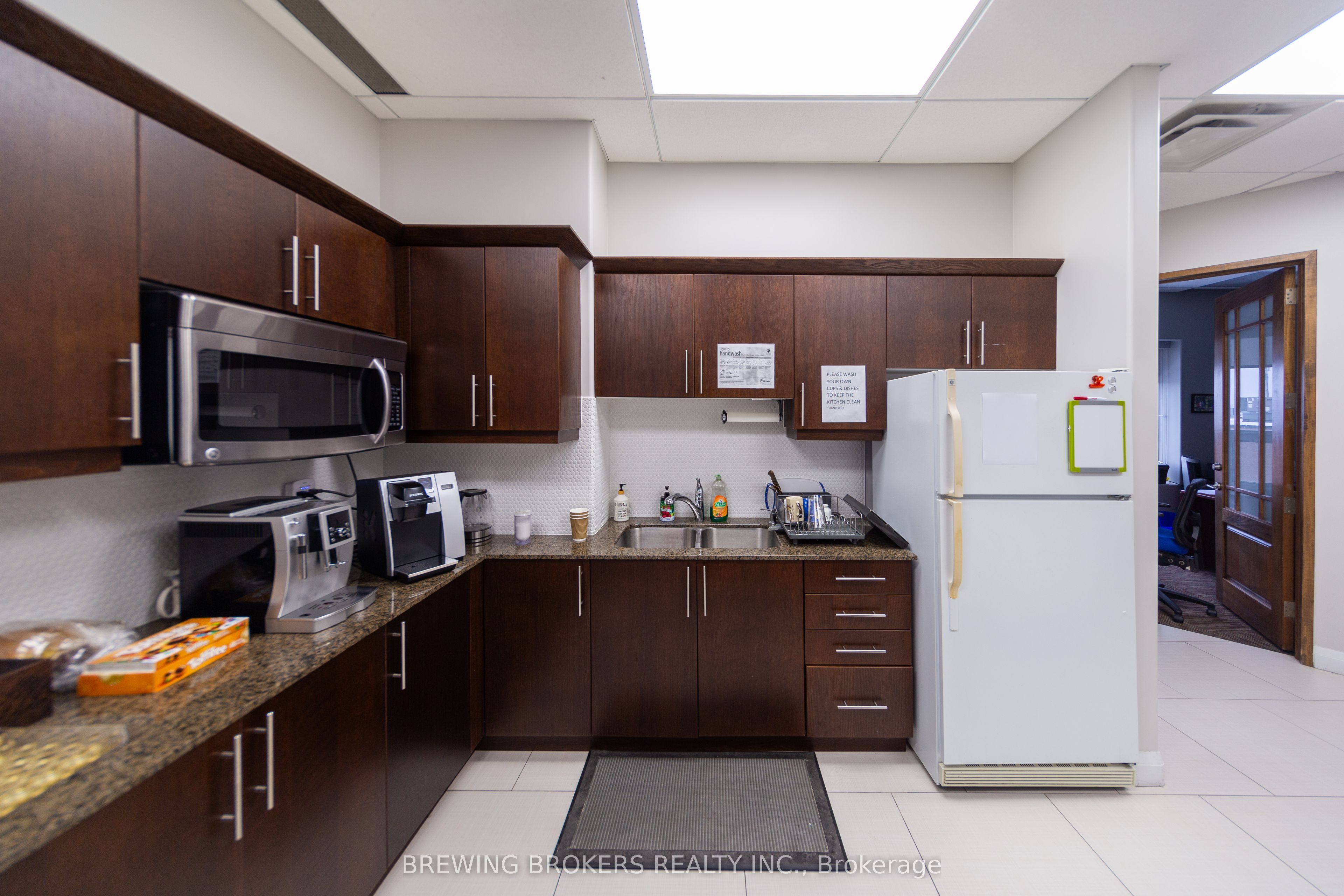 #14 - 636 Edward Avenue Property Photo 38