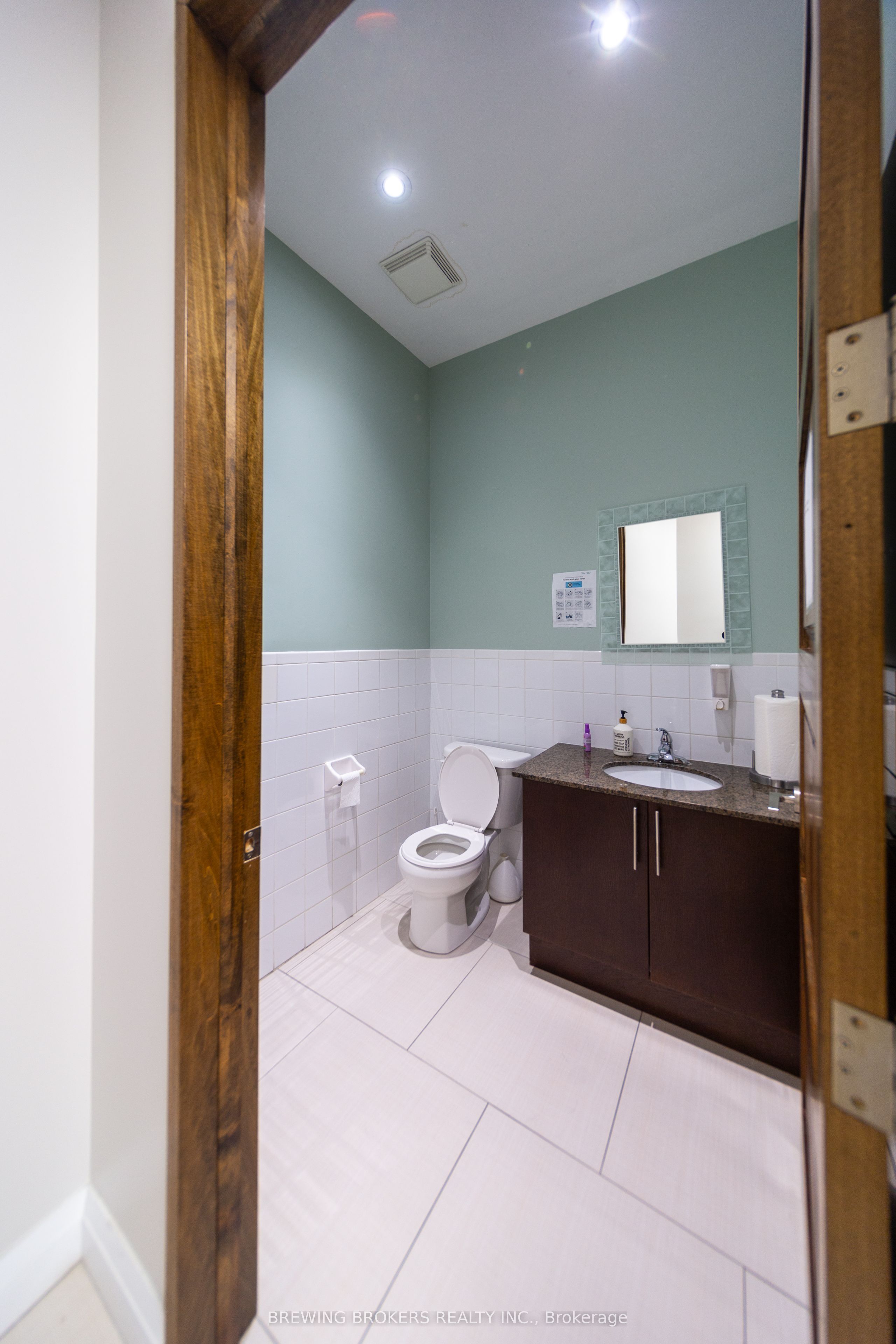 #14 - 636 Edward Avenue Property Photo 39