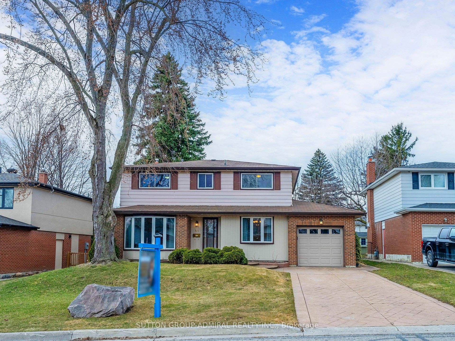 61 Shady Lane Cres Property Photo