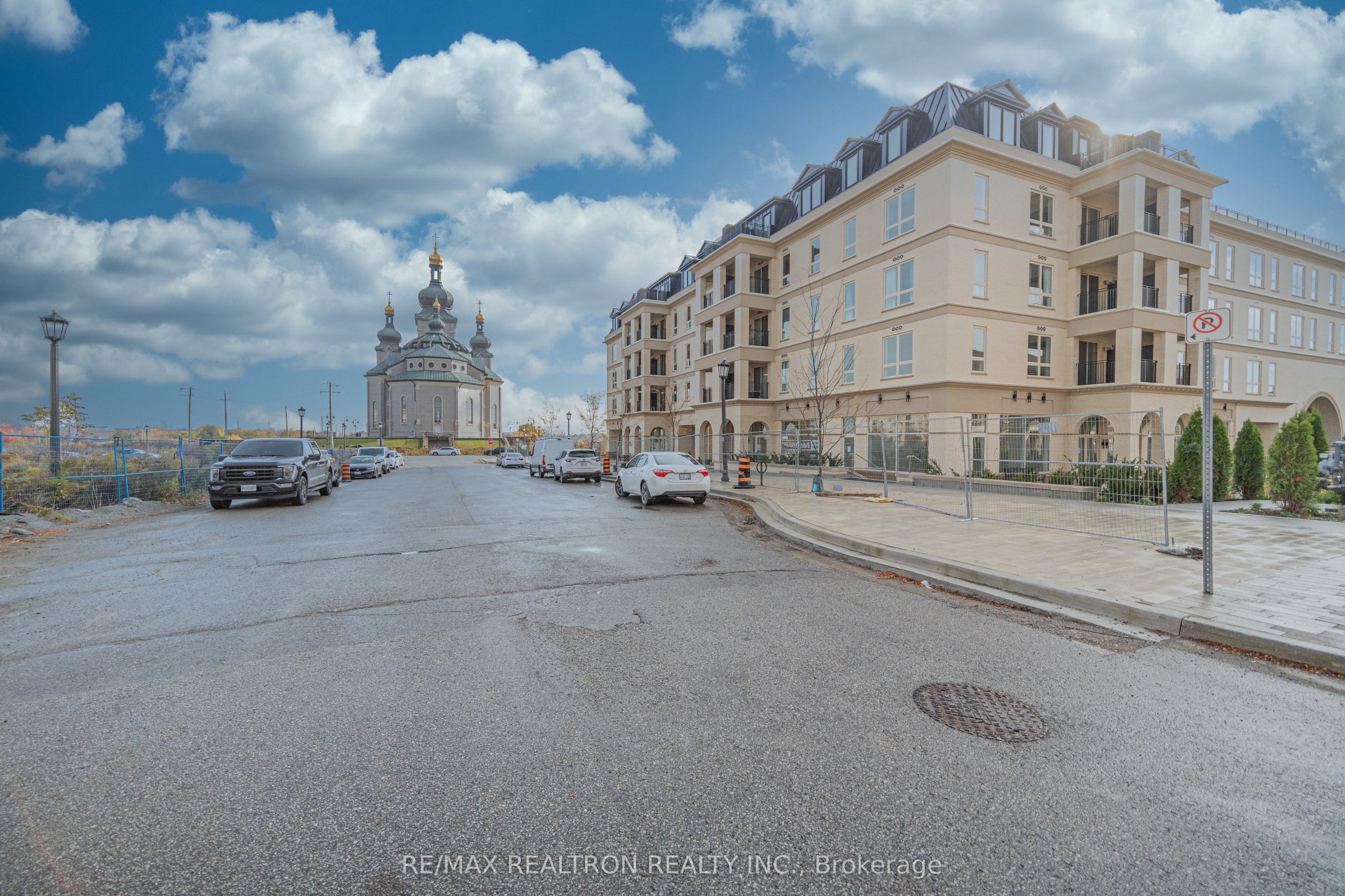 #unit #2 - 101 Cathedral High Street Property Photo 7