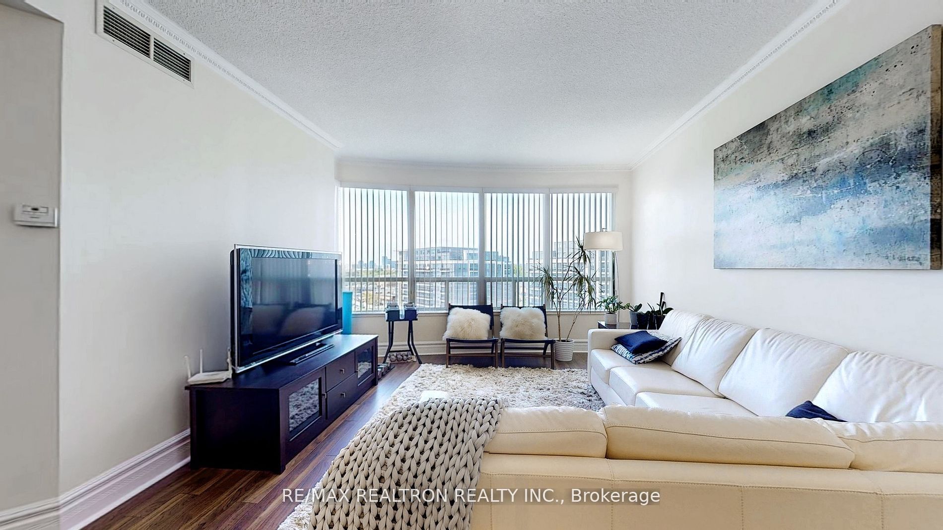 48 Suncrest Boulevard W Lph #6 Property Photo 4