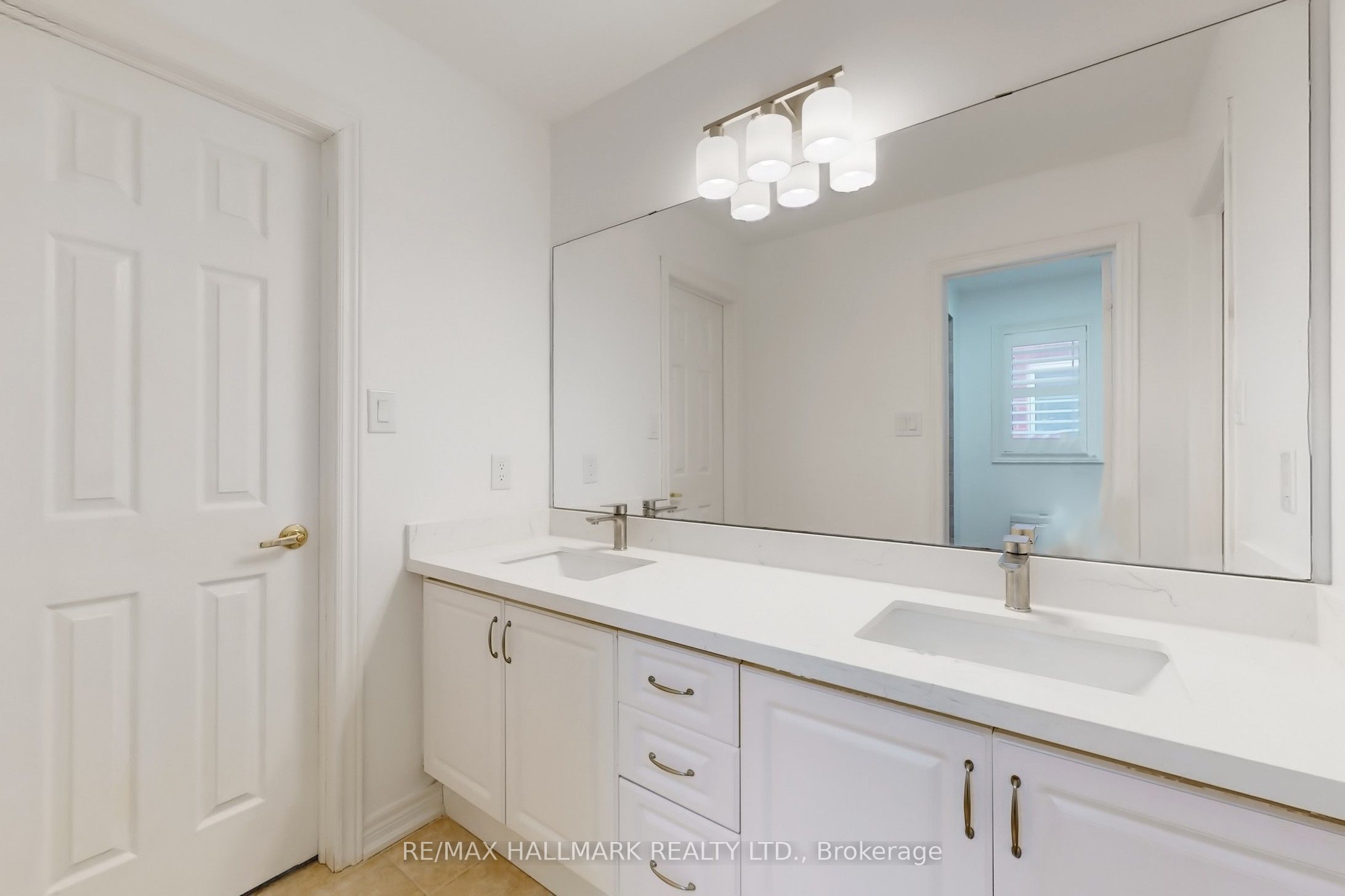 18 Coakwell Drive Property Photo 34