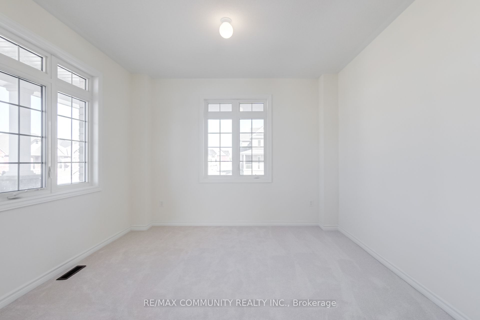 1 Jeanne Pynn Avenue Property Photo 8