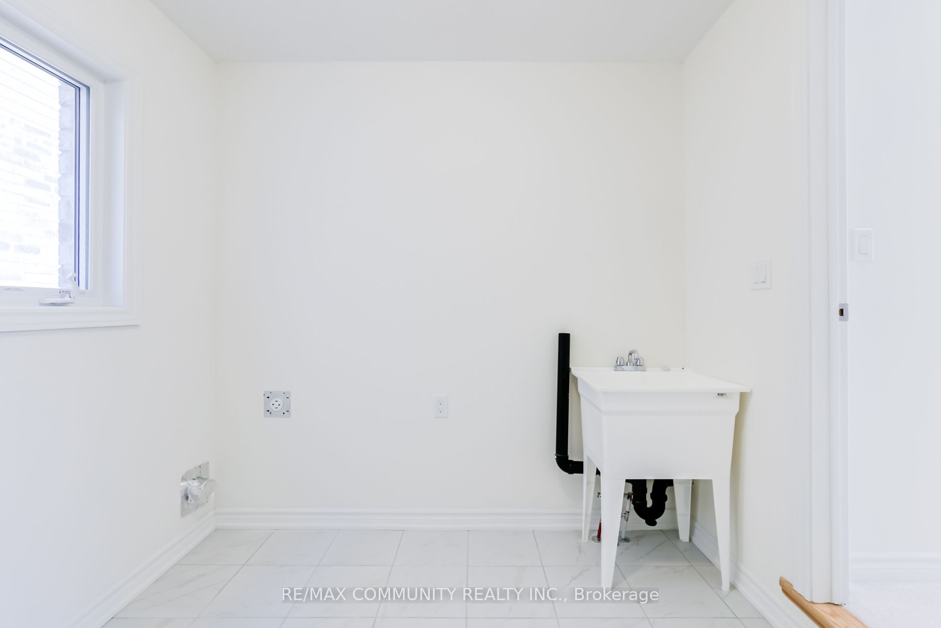 1 Jeanne Pynn Avenue Property Photo 24