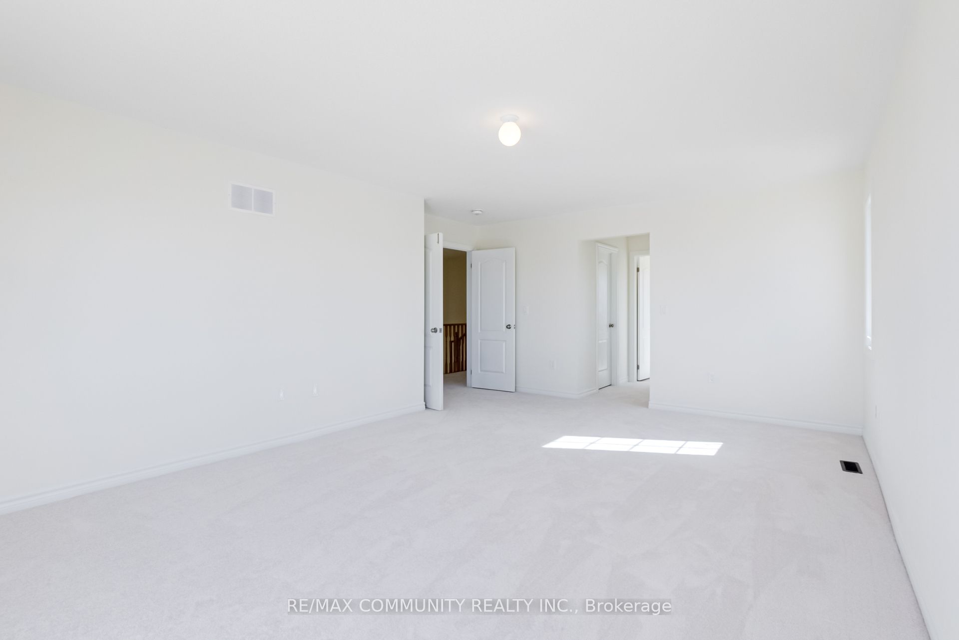 1 Jeanne Pynn Avenue Property Photo 28