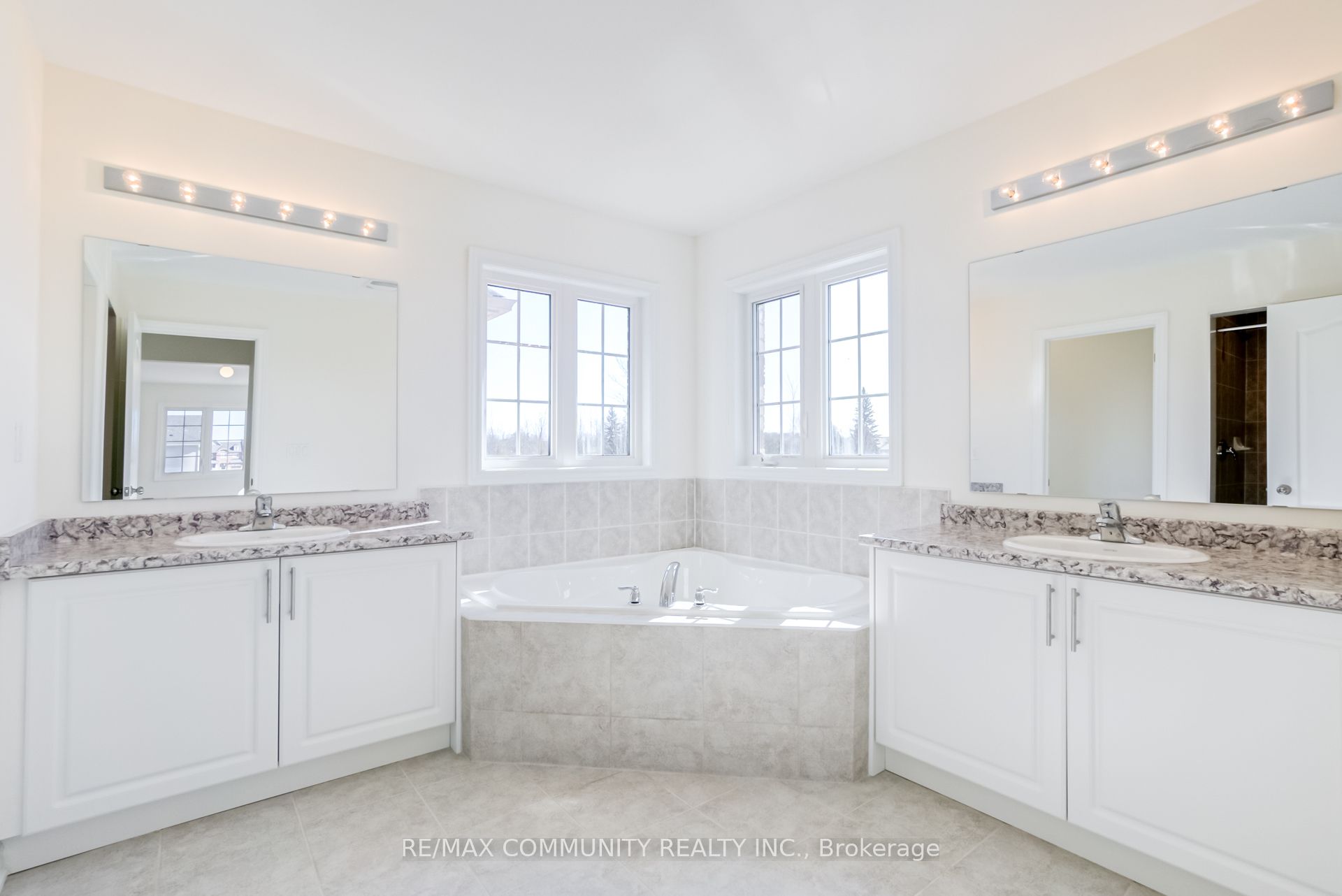 1 Jeanne Pynn Avenue Property Photo 30