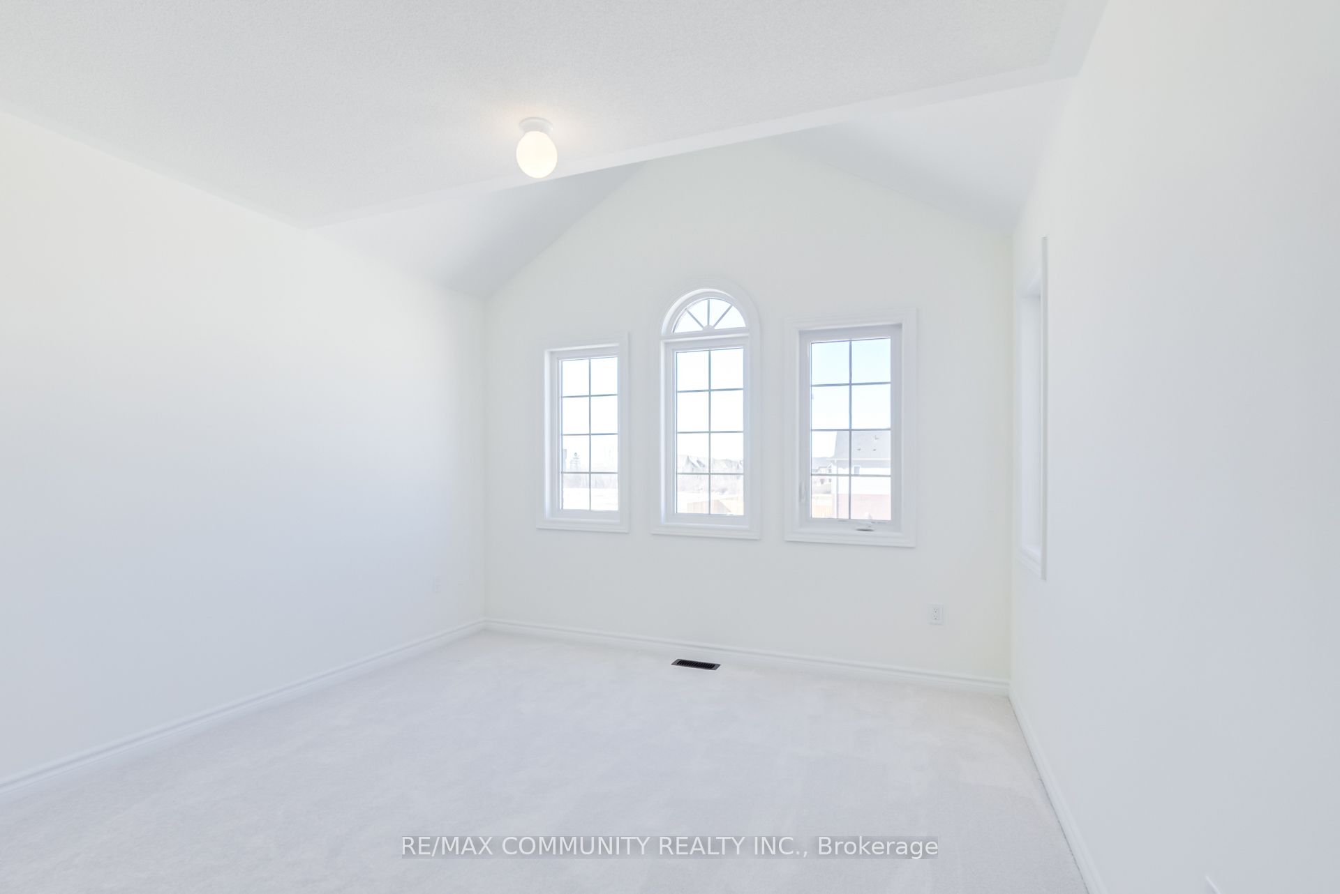 1 Jeanne Pynn Avenue Property Photo 35