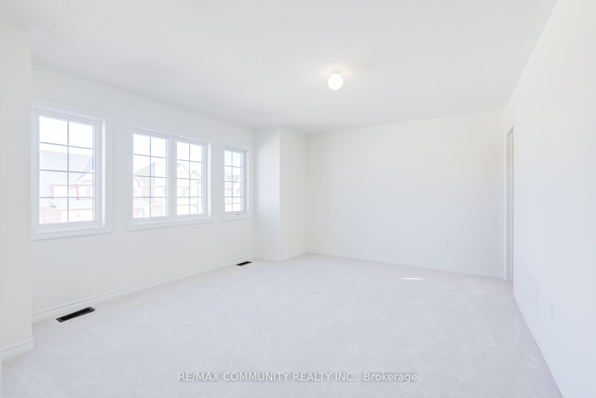 1 Jeanne Pynn Avenue Property Photo 37