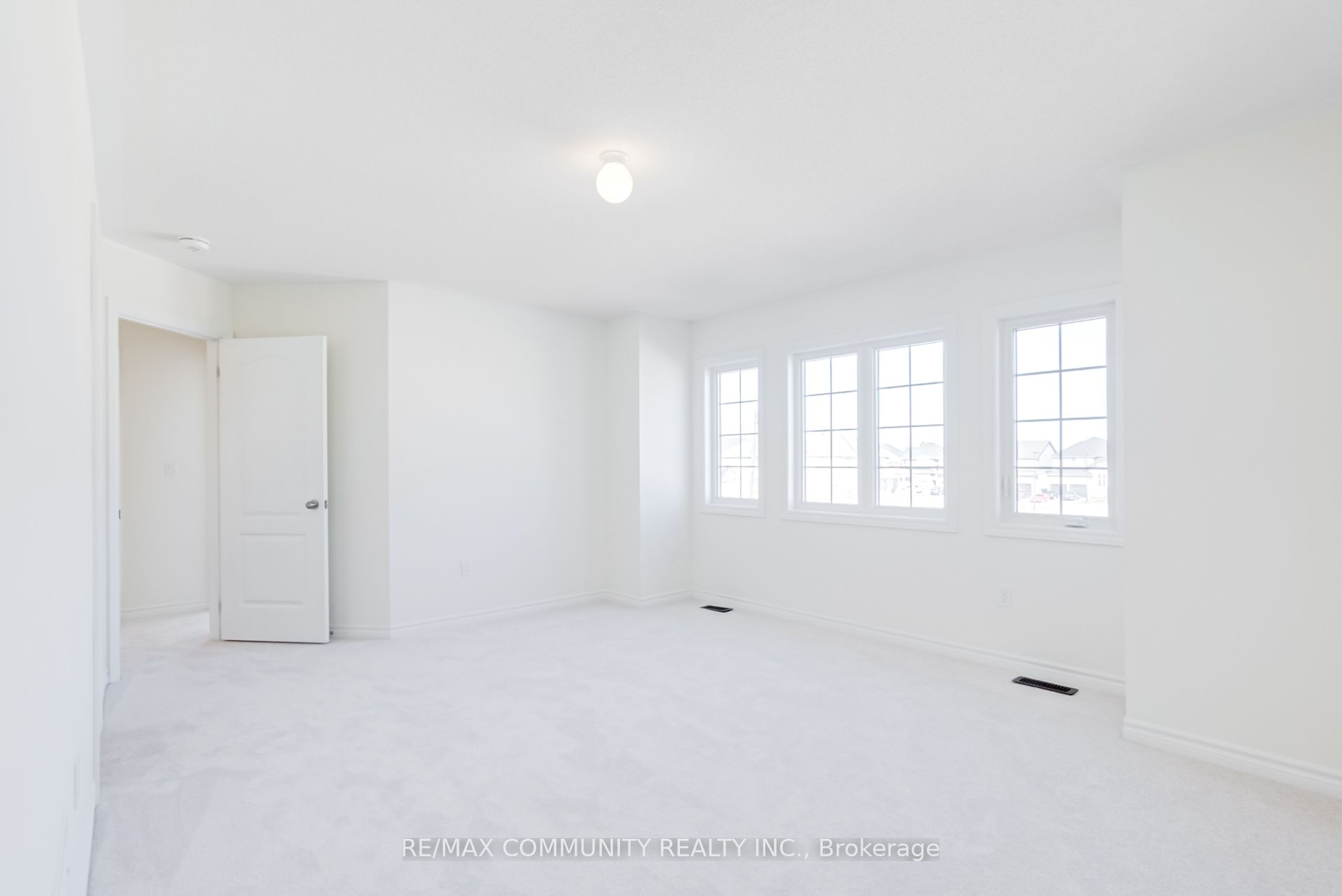 1 Jeanne Pynn Avenue Property Photo 38