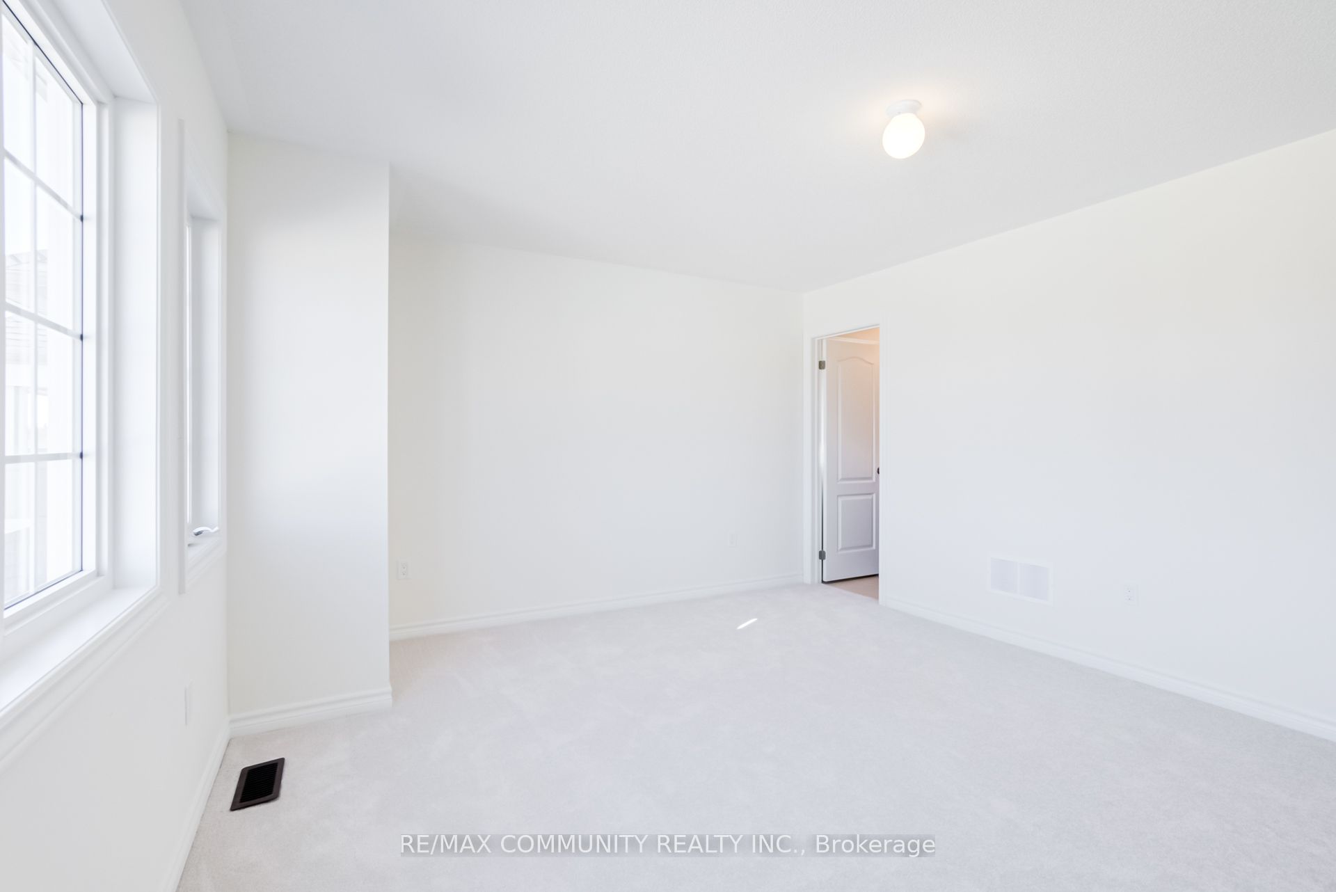 1 Jeanne Pynn Avenue Property Photo 39