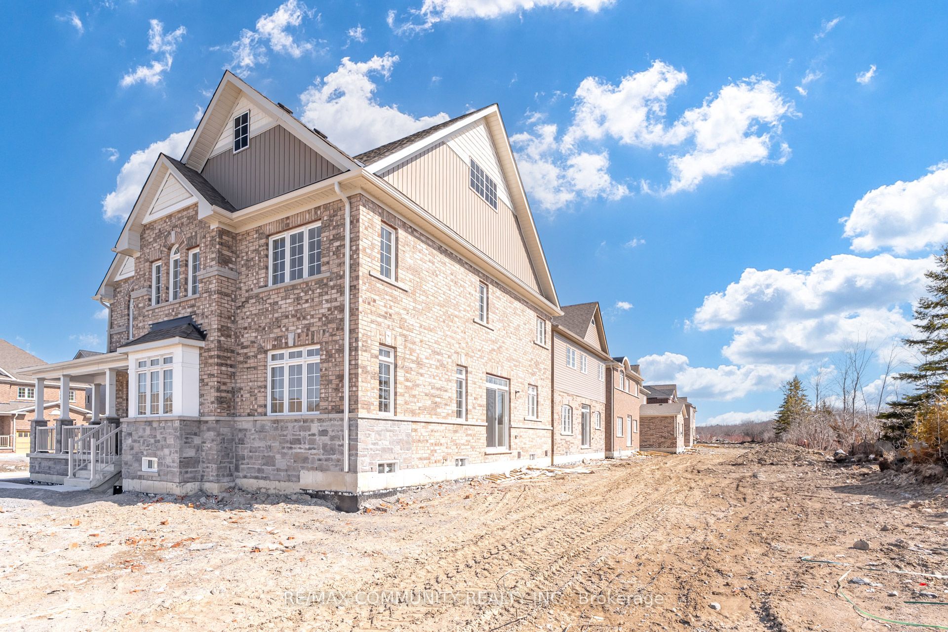1 Jeanne Pynn Avenue Property Photo 48