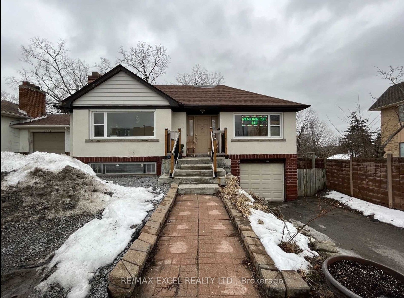 9961 Yonge Street Property Photo 1