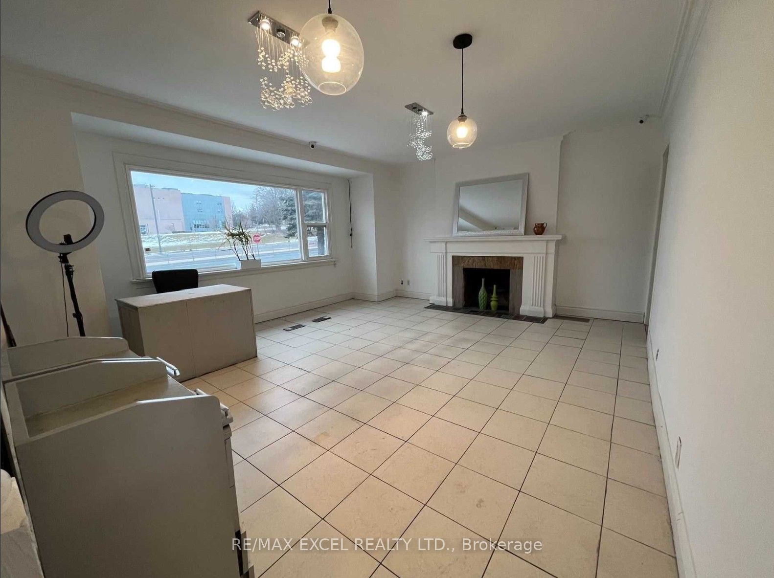 9961 Yonge Street Property Photo 2