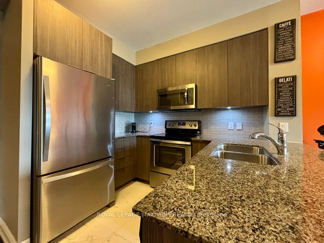 #218 - 86 Woodbridge Avenue Property Photo 4