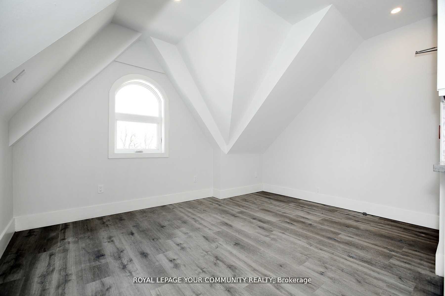 352 Main St N Street Property Photo 20