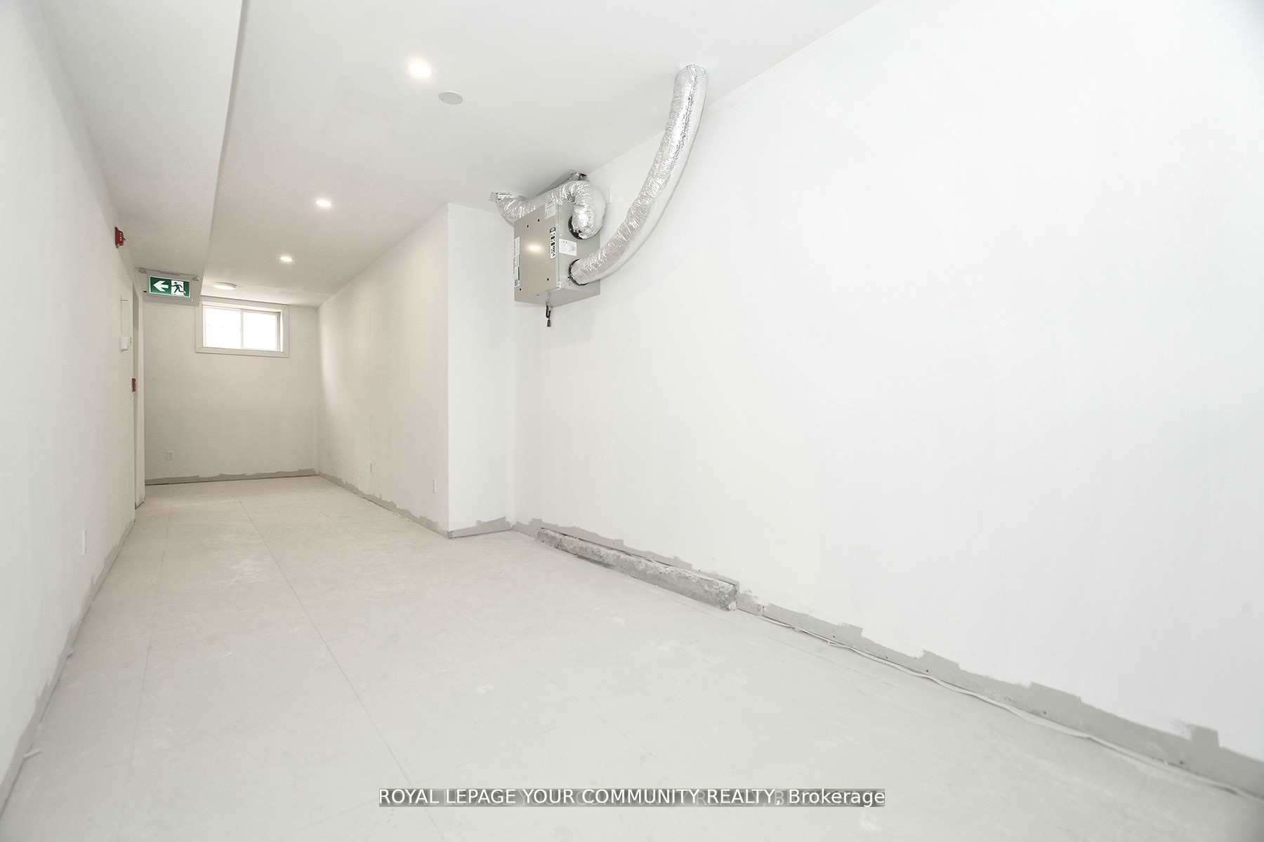 352 Main St N Street Property Photo 27