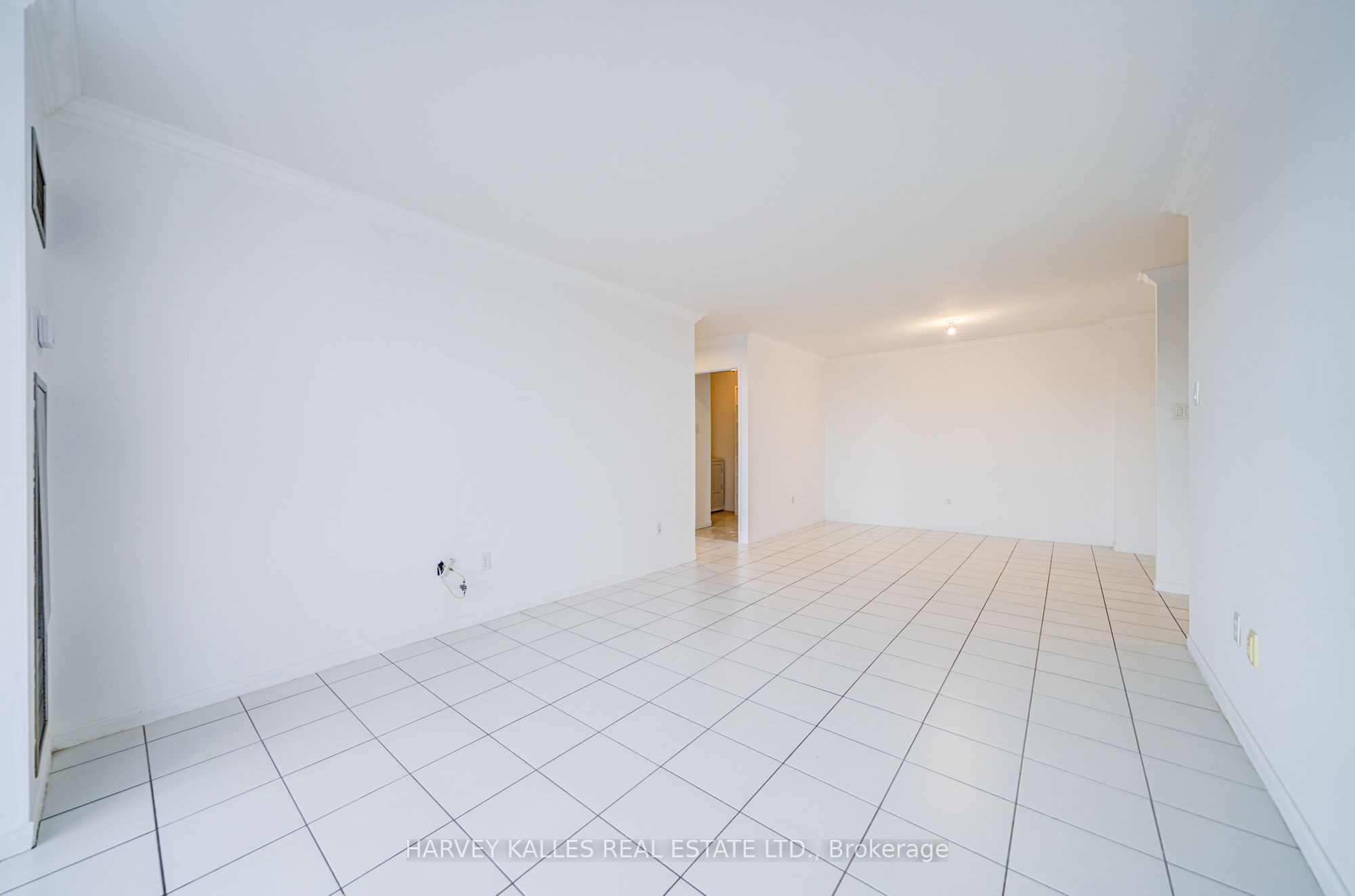 #1204 - 11 Townsgate Drive Property Photo 10